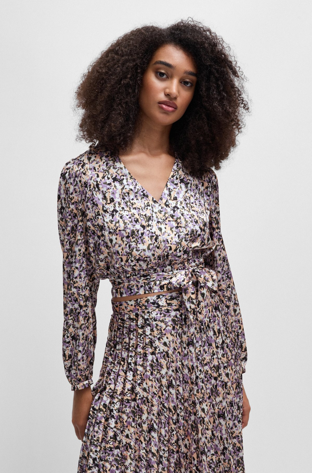 SLIM-FIT BLOUSE IN PRINTED SATIN TWILL - 2