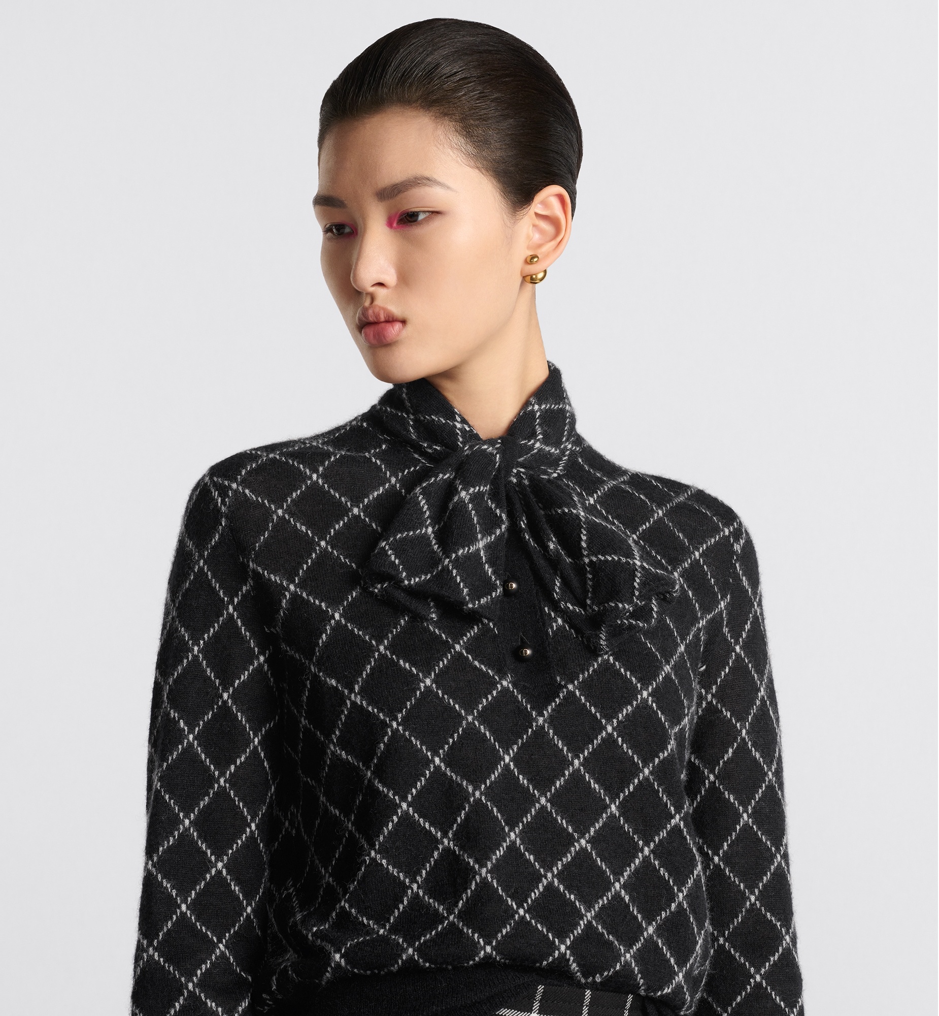 Tied Collar Sweater - 2