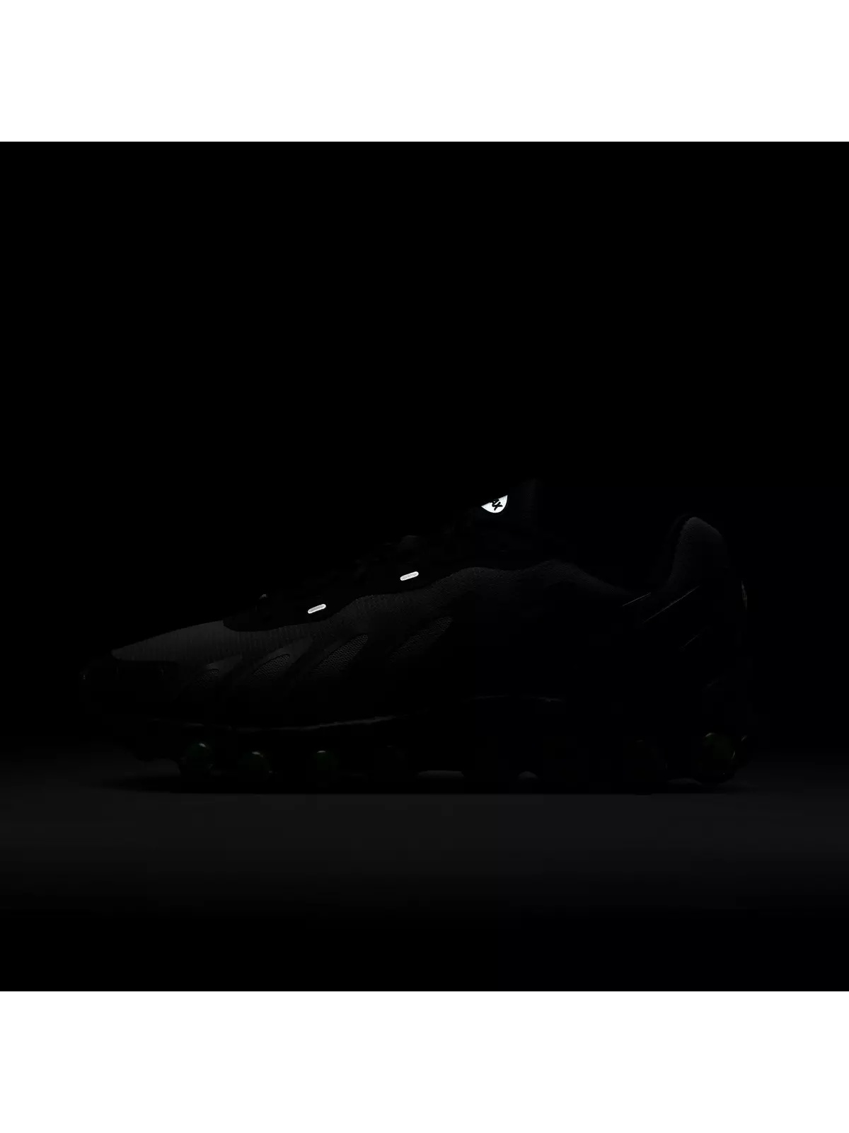 Air Max Dn8 "Black Volt" Men's Shoe - 6