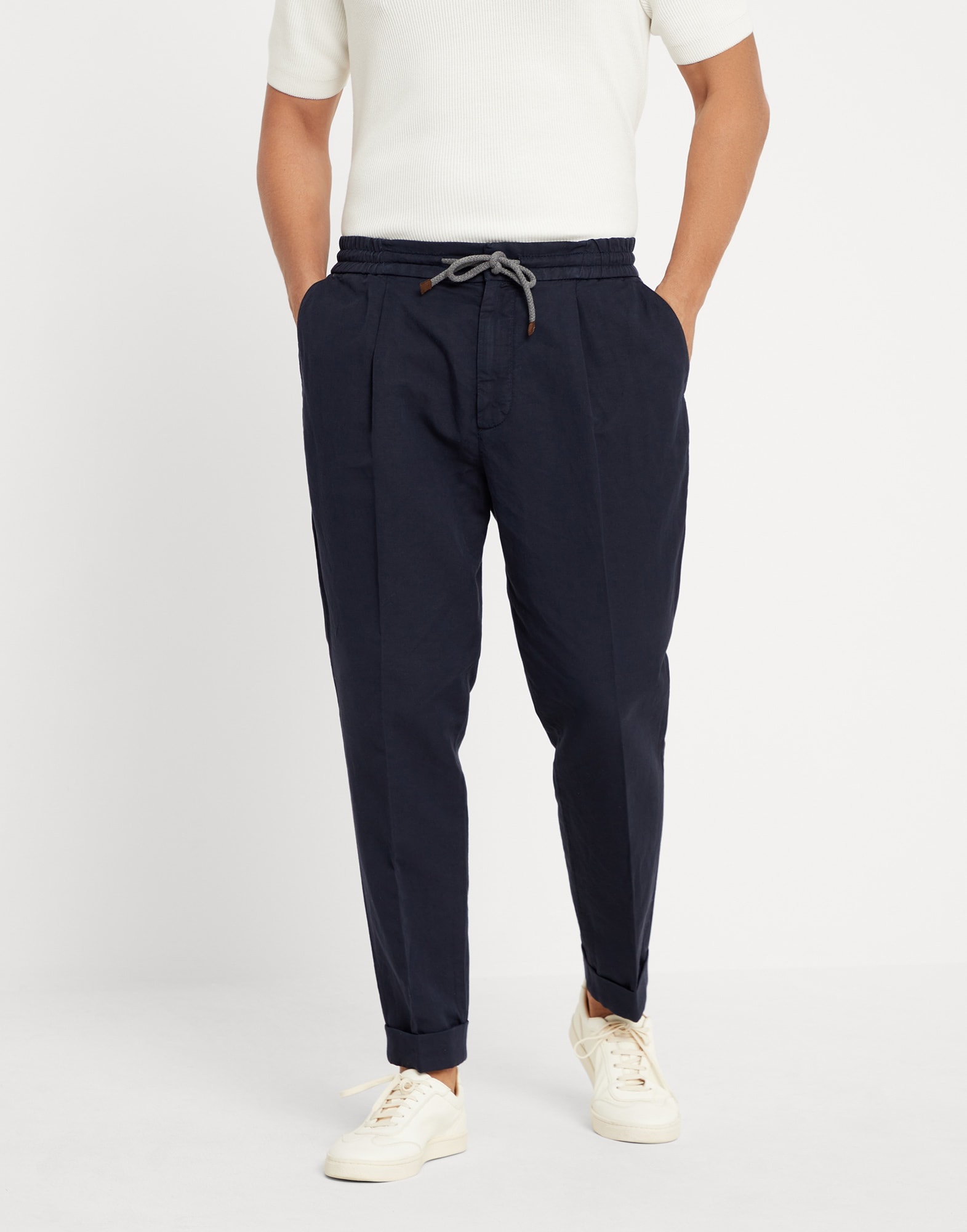 Brunello Cucinelli Garment-dyed leisure fit trousers in twisted linen and cotton  gabardine with drawstring and pleat | REVERSIBLE