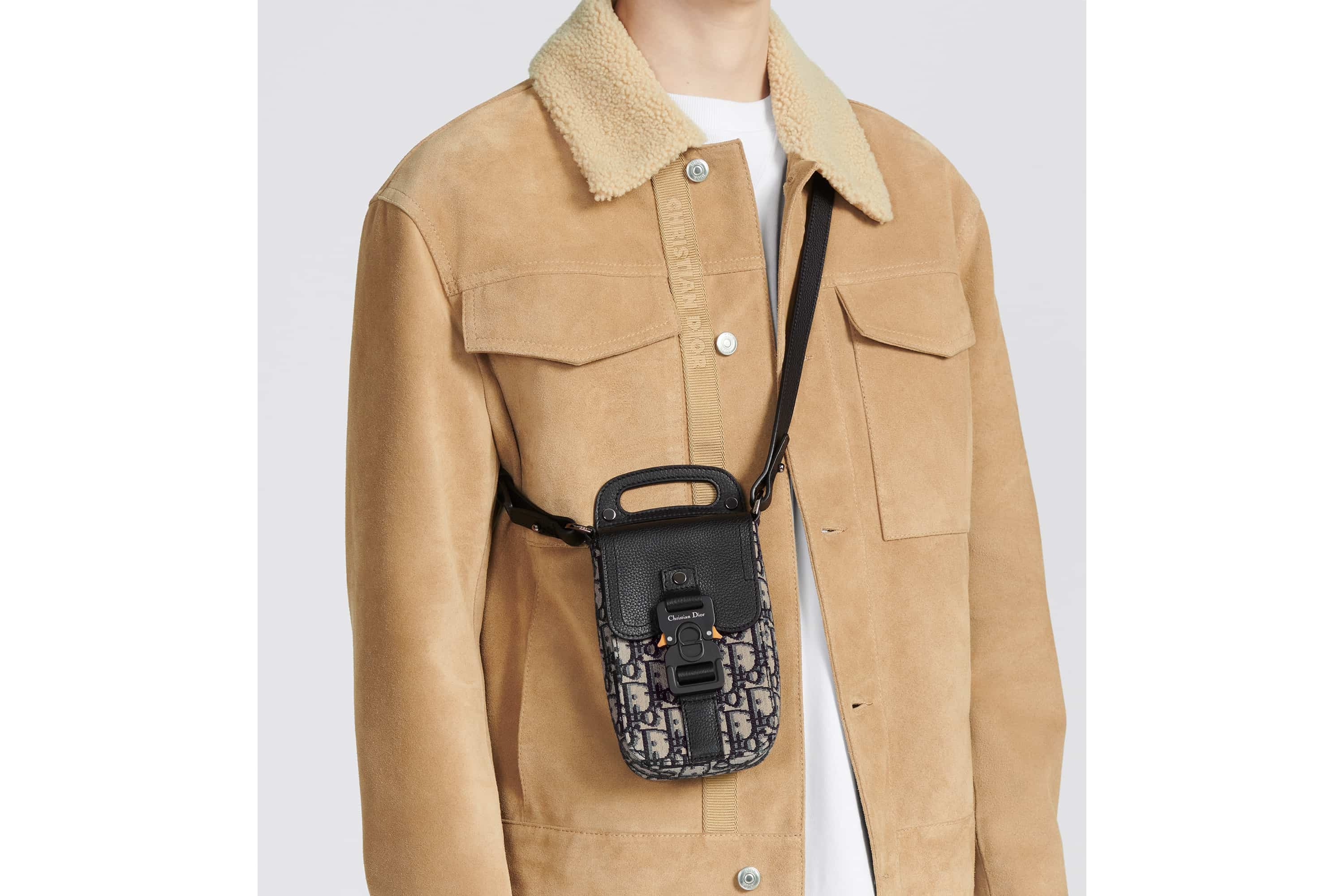 Dior vertical saddle pouch hotsell