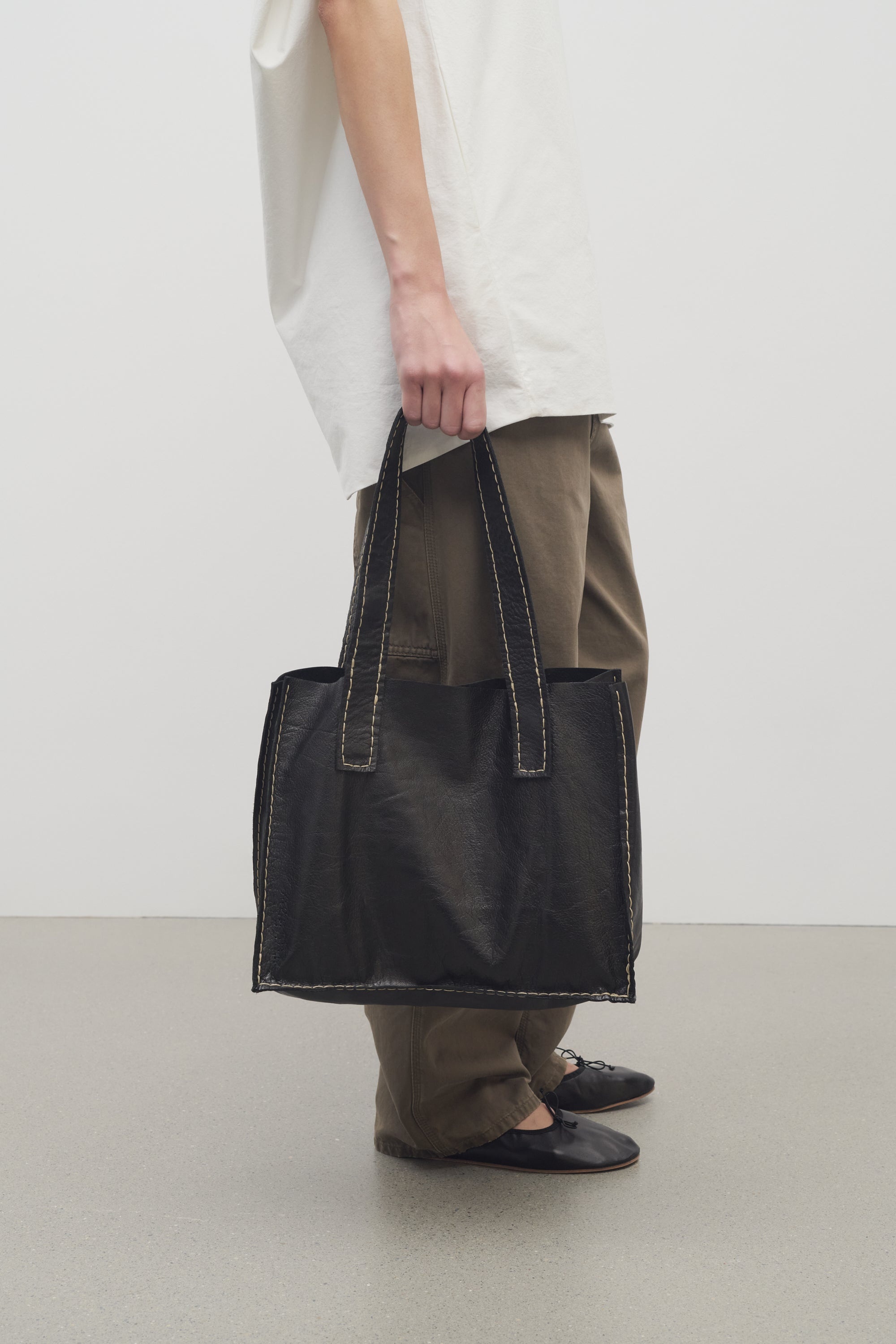 Maya EW Tote Bag in Leather - 4