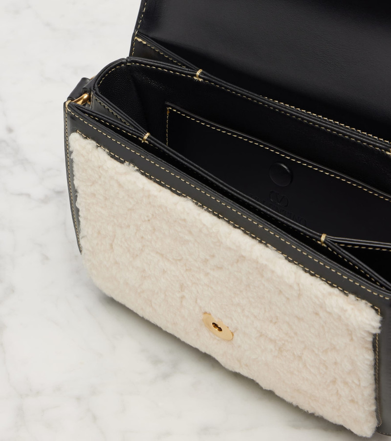 9TO5 shearling and leather shoulder bag 3