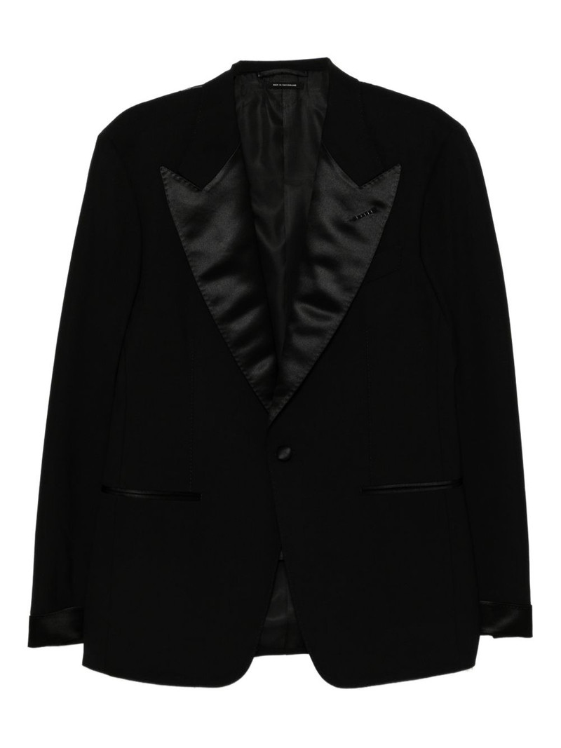 single-breasted suit 1