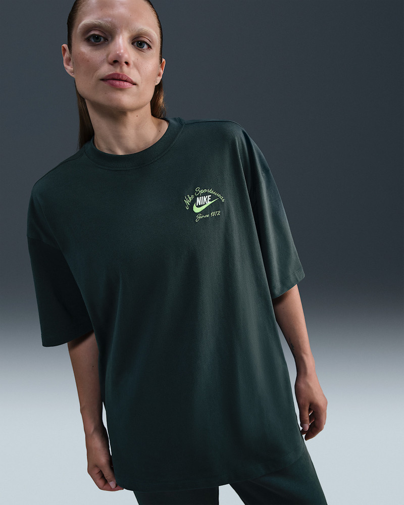 Nike Sportswear Women's Oversized T-Shirt 1