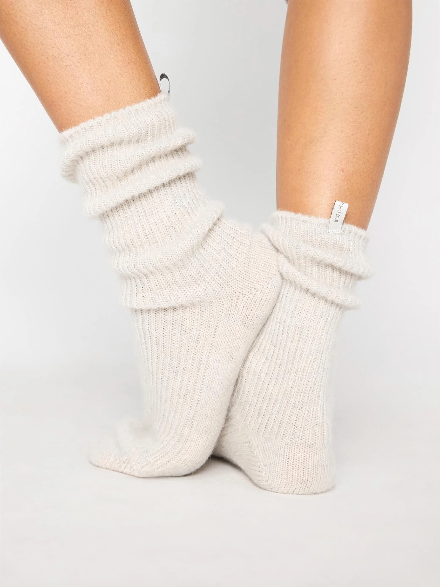 The Ribbed Cashmere Socks - 1