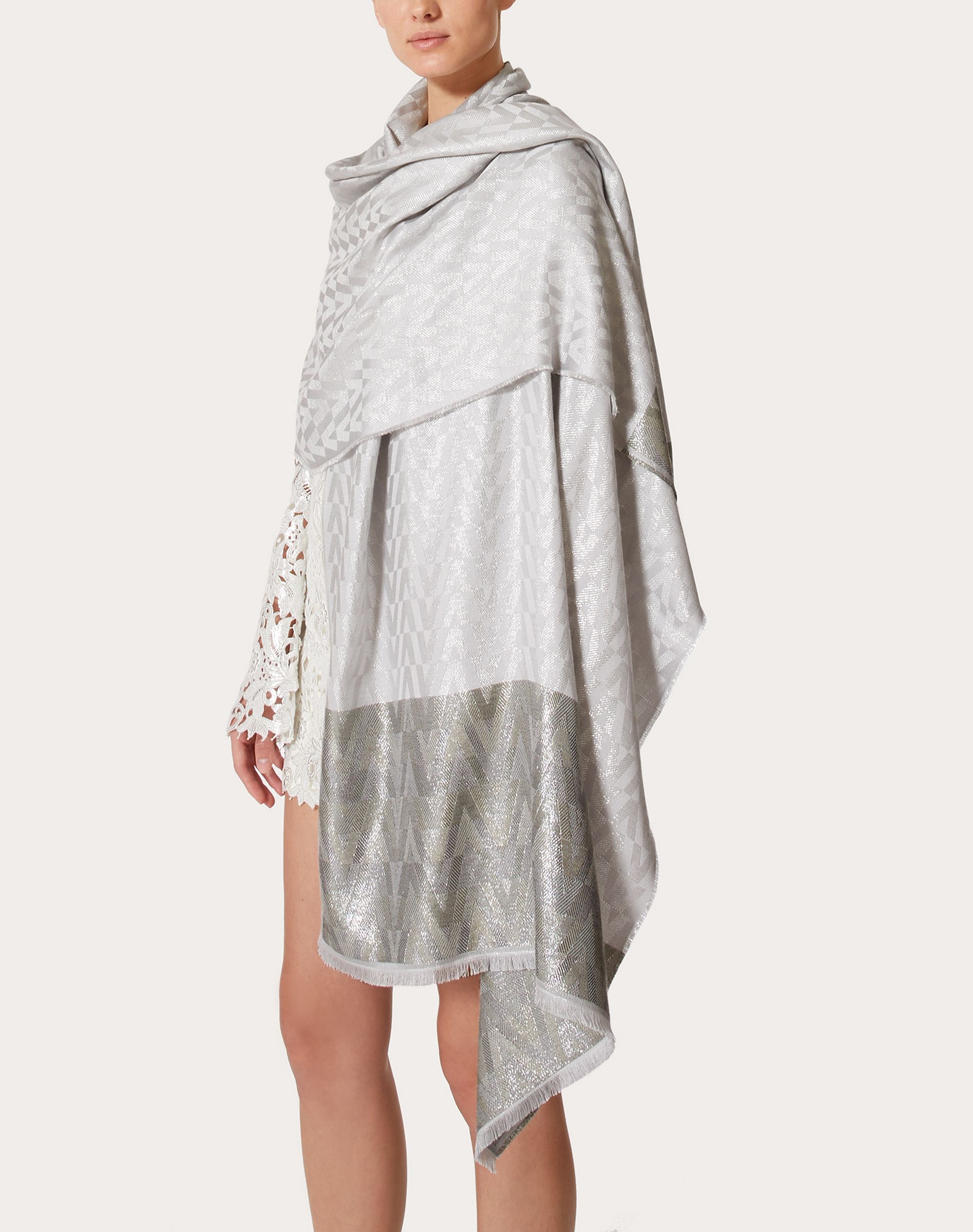 STOLE WITH SHINY OPTICAL VALENTINO JACQUARD IN SILK AND CASHMERE 75X200 CM - 4