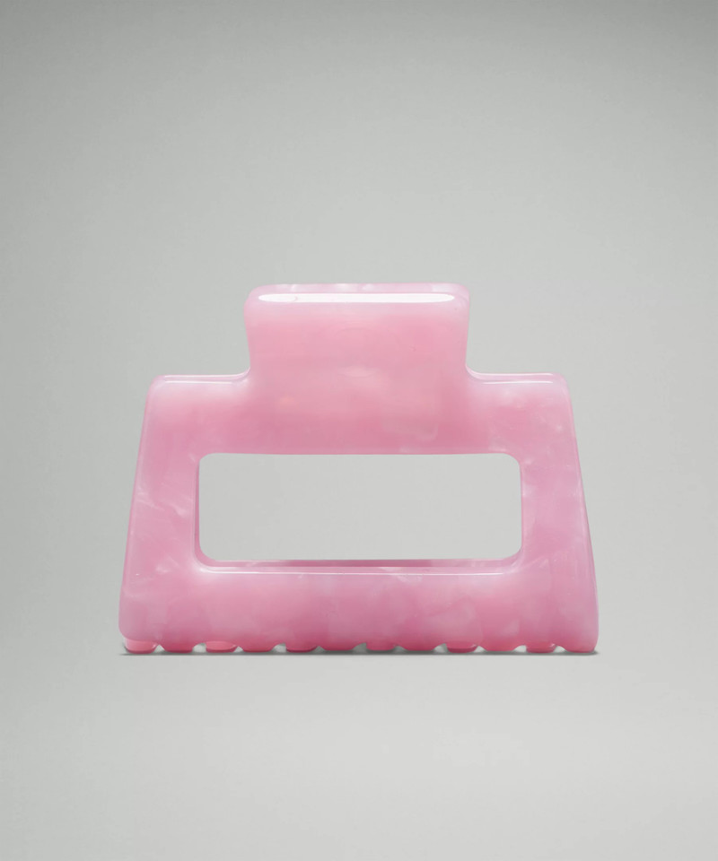 Medium Claw Hair Clip 1