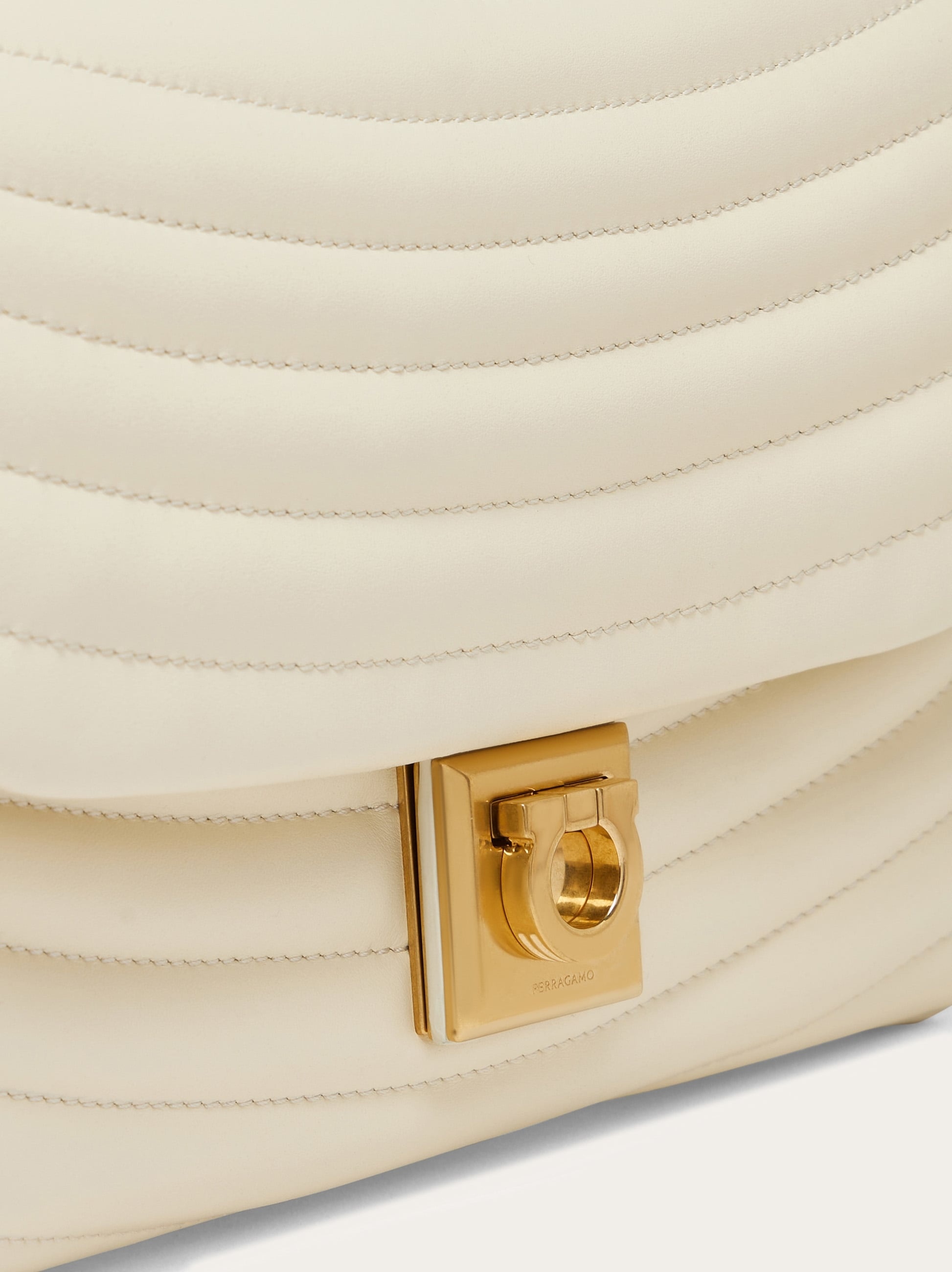 Quilted shoulder bag (M) - 5