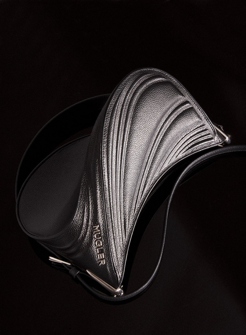 black medium embossed spiral curve 01 3