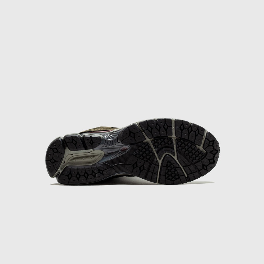 New Balance M2002RDN | REVERSIBLE