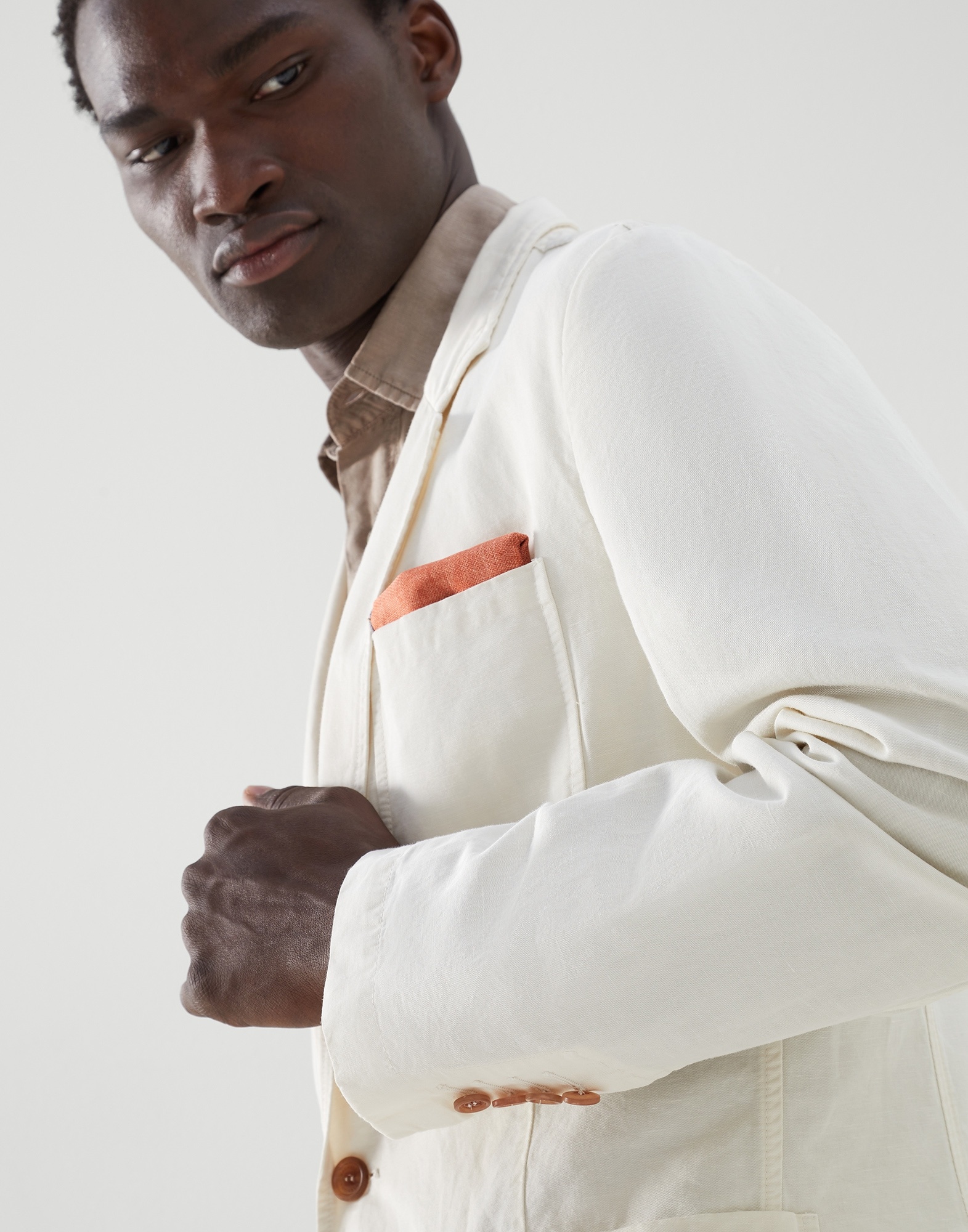 Garment-dyed blazer-style outerwear jacket in twisted linen and cotton gabardine - 3