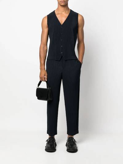 ISSEY MIYAKE plissé V-neck waistcoat outlook