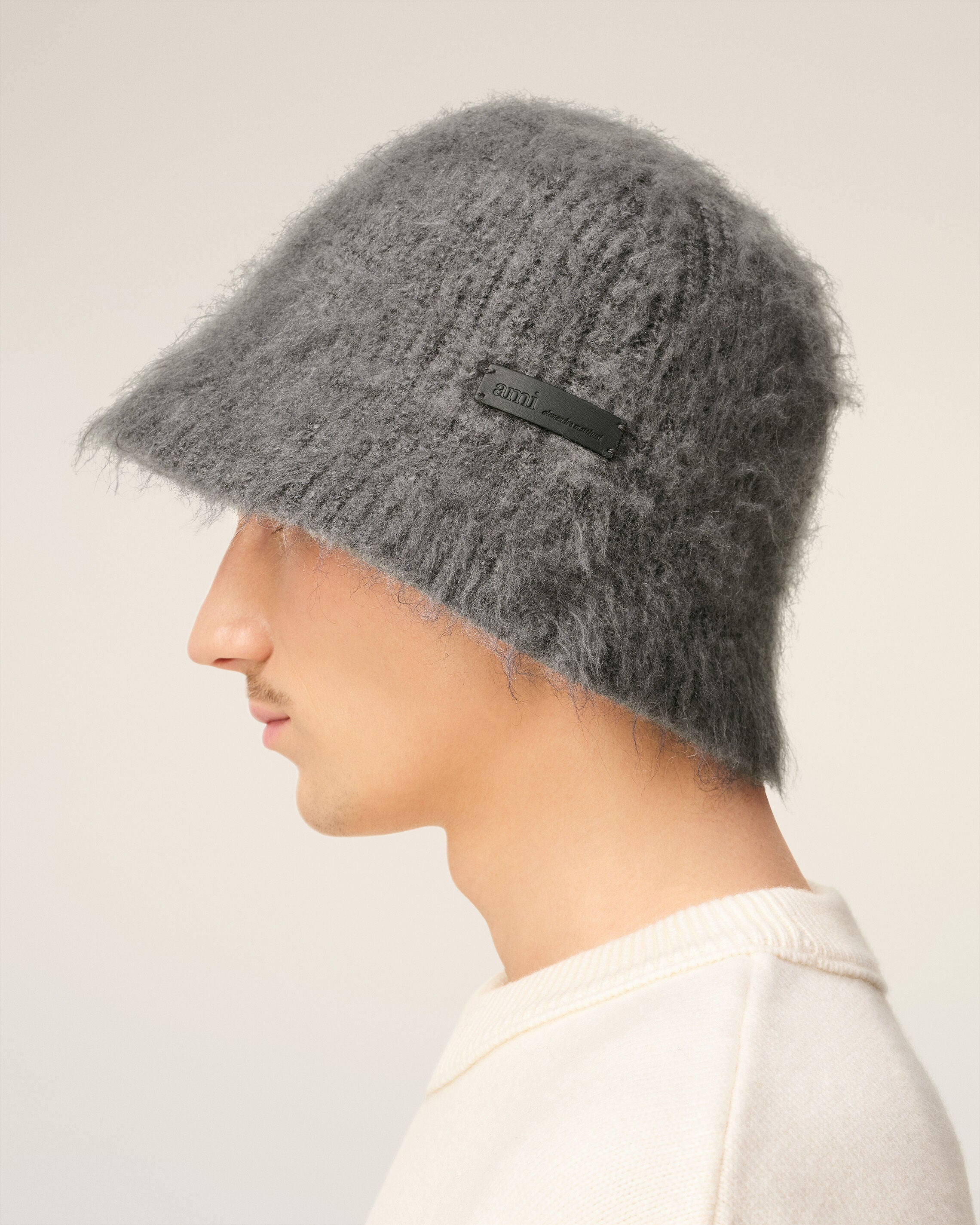 GREY MOHAIR AMI BUCKET HAT - 5