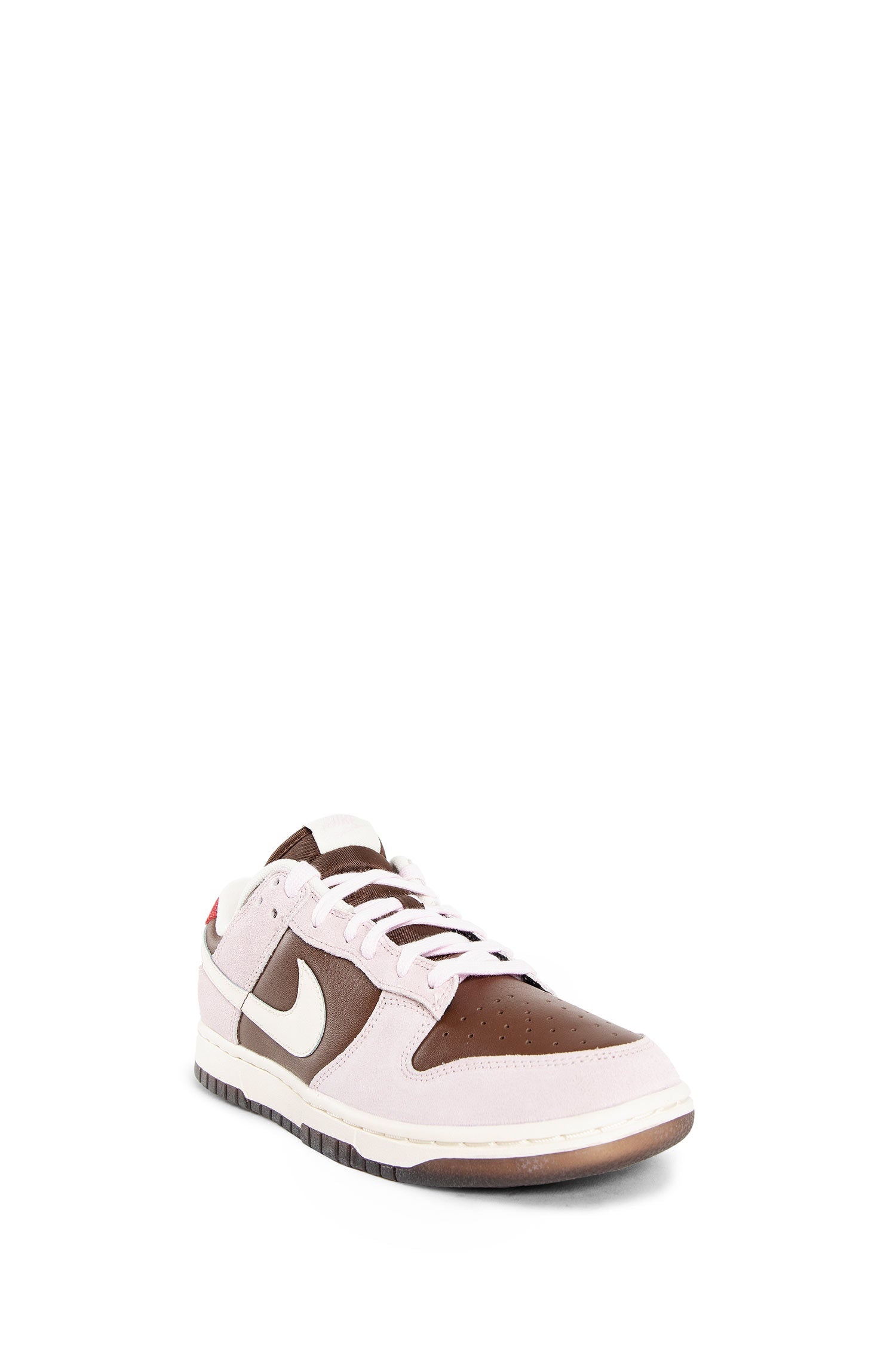 Nike-Dunk-Low-Neapolitan-Sneakers - 2