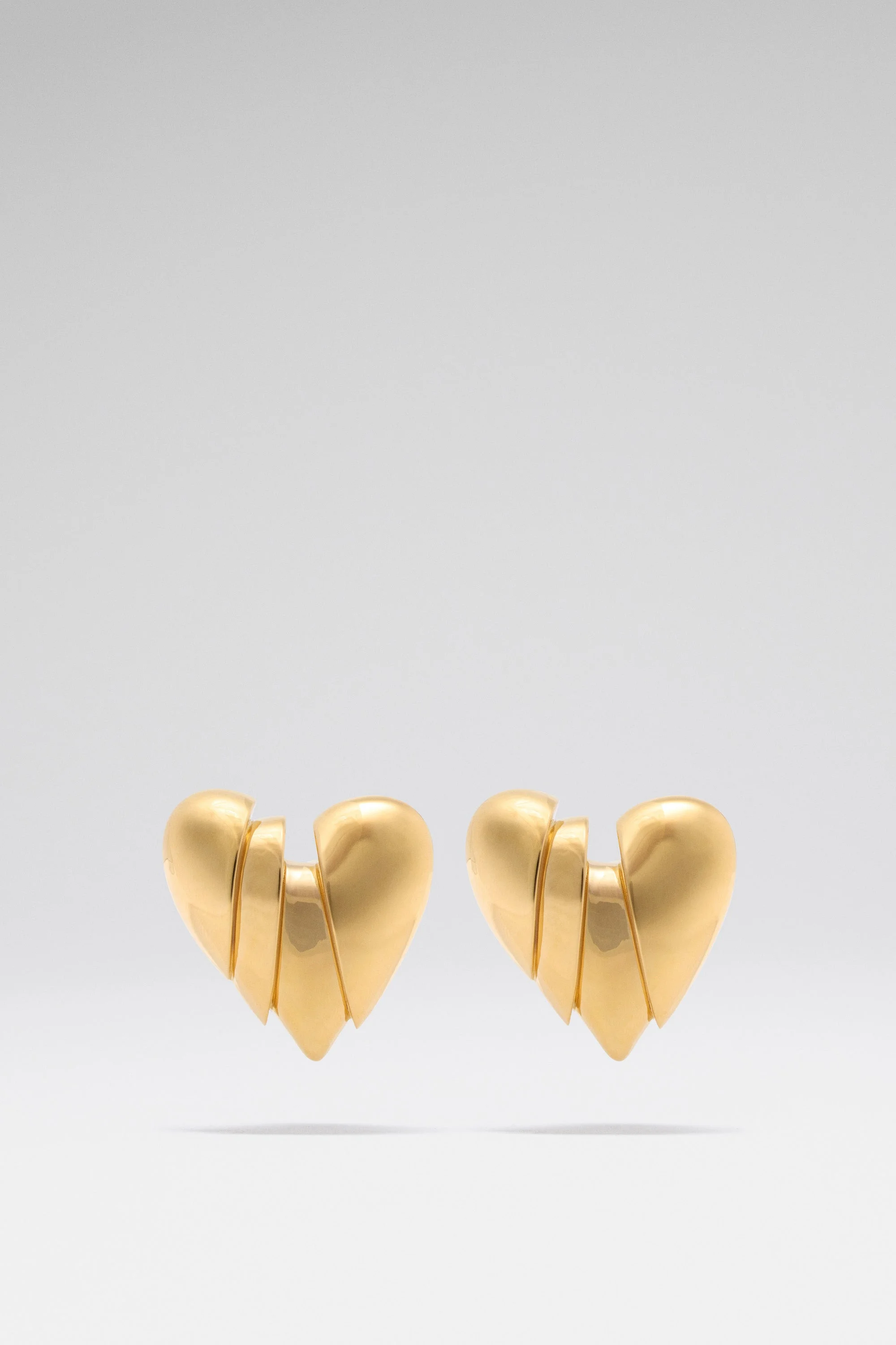 HEARTBREAKER EARRING WITH GOLD BASE - 1