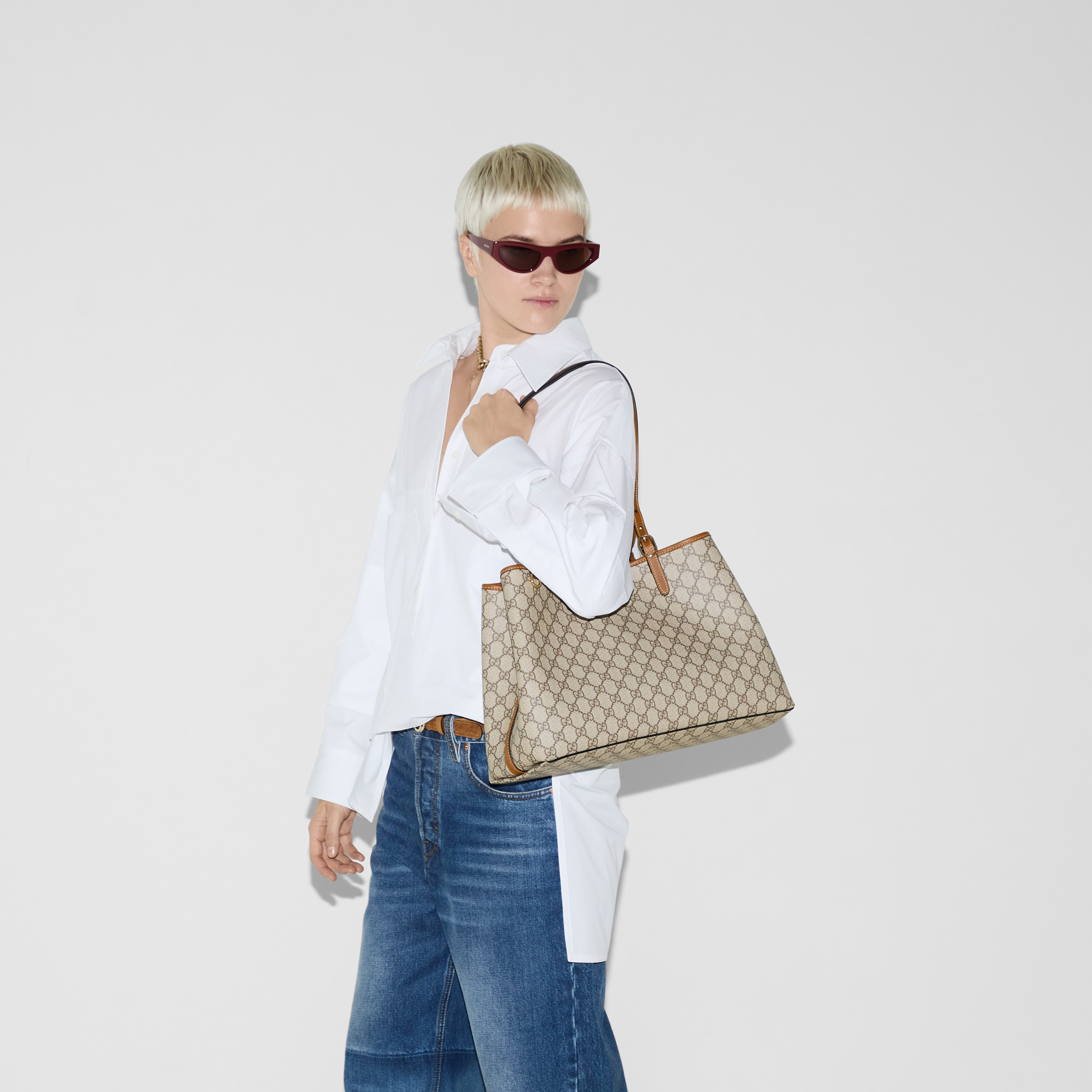 GG Emblem medium tote bag - 4
