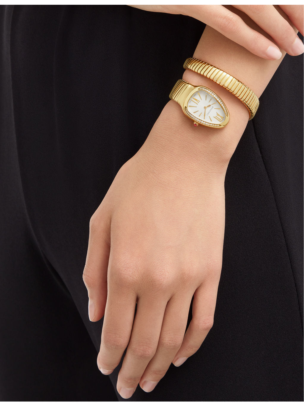 SP35C6GDG.1T Serpenti Tubogas 18ct yellow-gold and 0.29ct brilliant-cut diamond quartz watch - 6