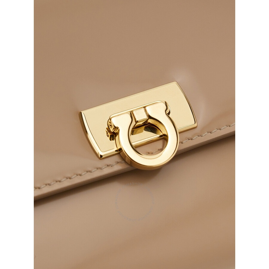 Ferragamo Wanda Continental Wallet. - 4