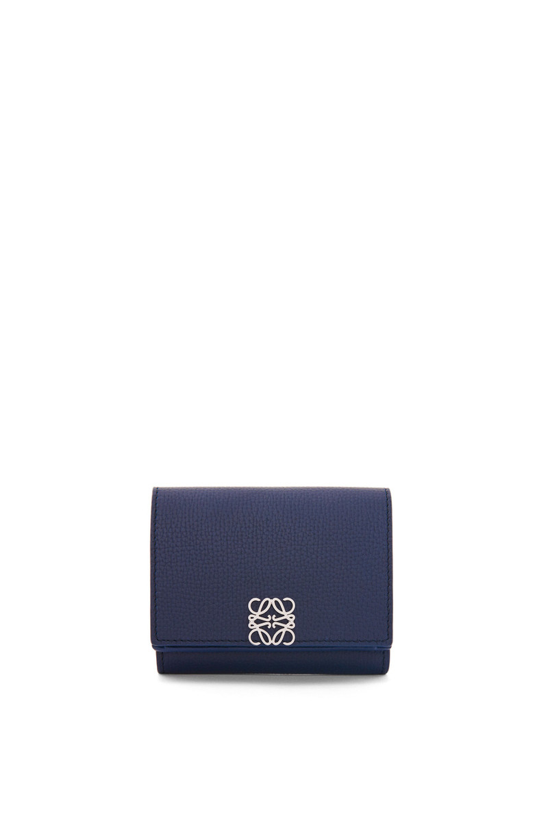 Anagram trifold wallet in pebble grain calfskin 1