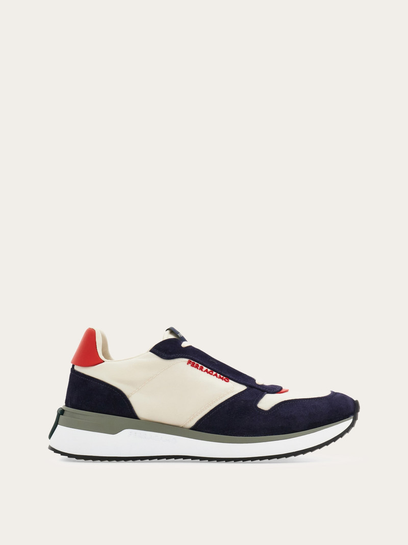 Low cut sneaker 1