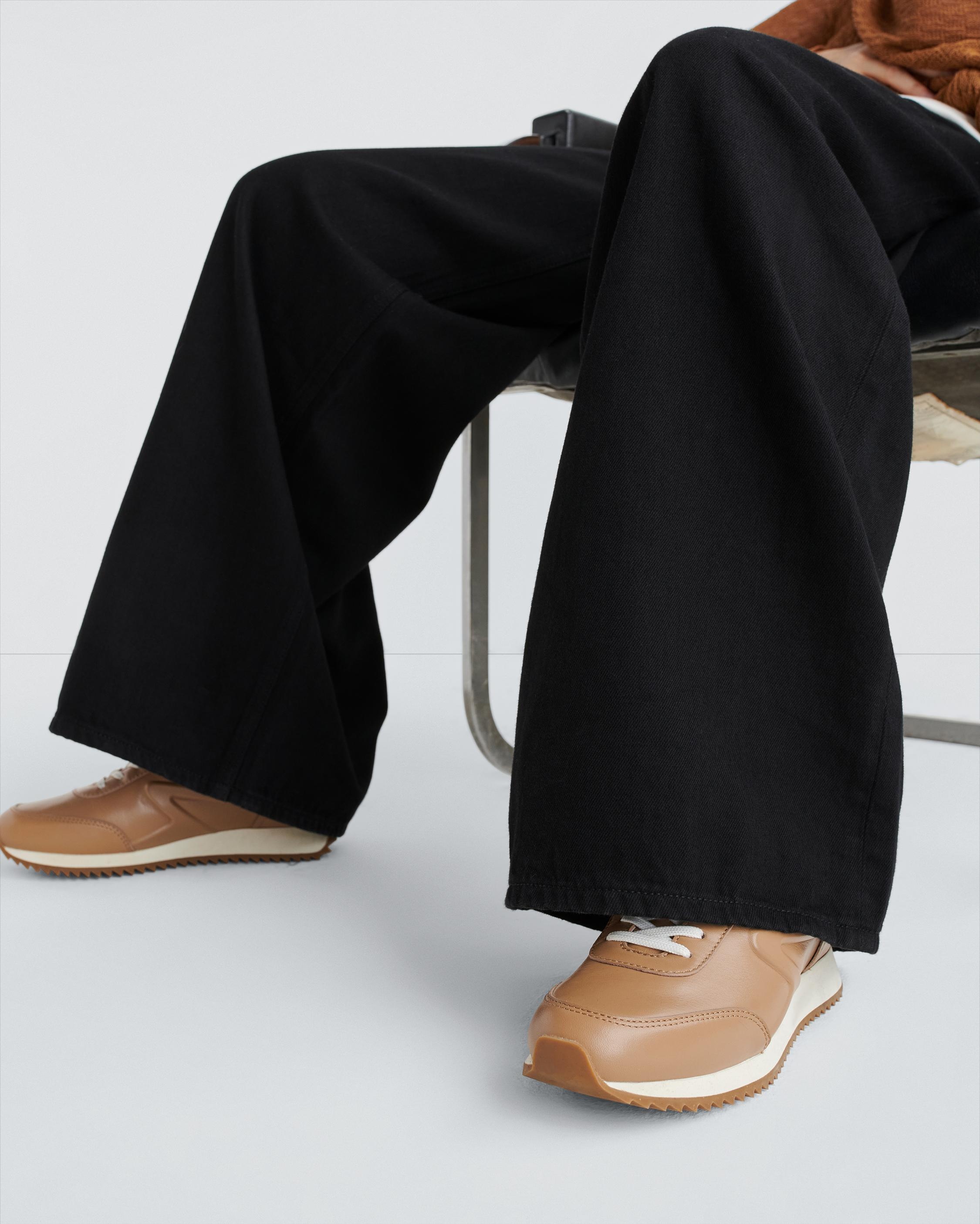 Retro Runner - Leather
Low Top Sneaker - 2