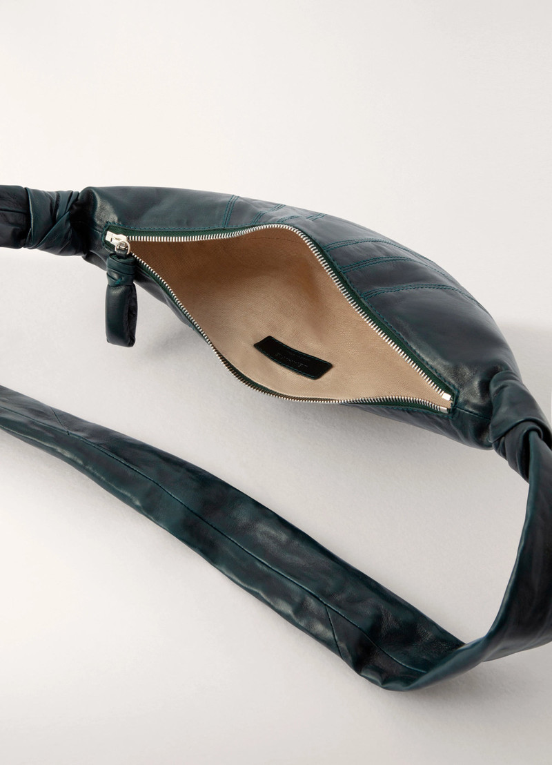 SMALL CROISSANT BAG
SOFT NAPPA LEATHER 6