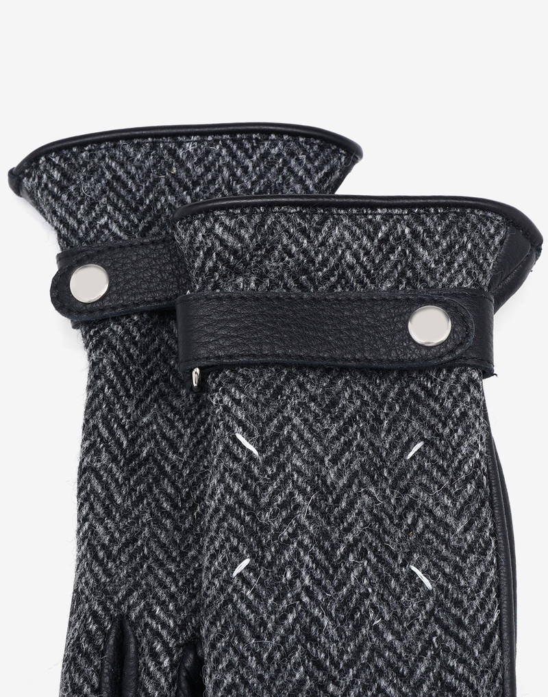 Maison Margiela Spliced gloves outlook