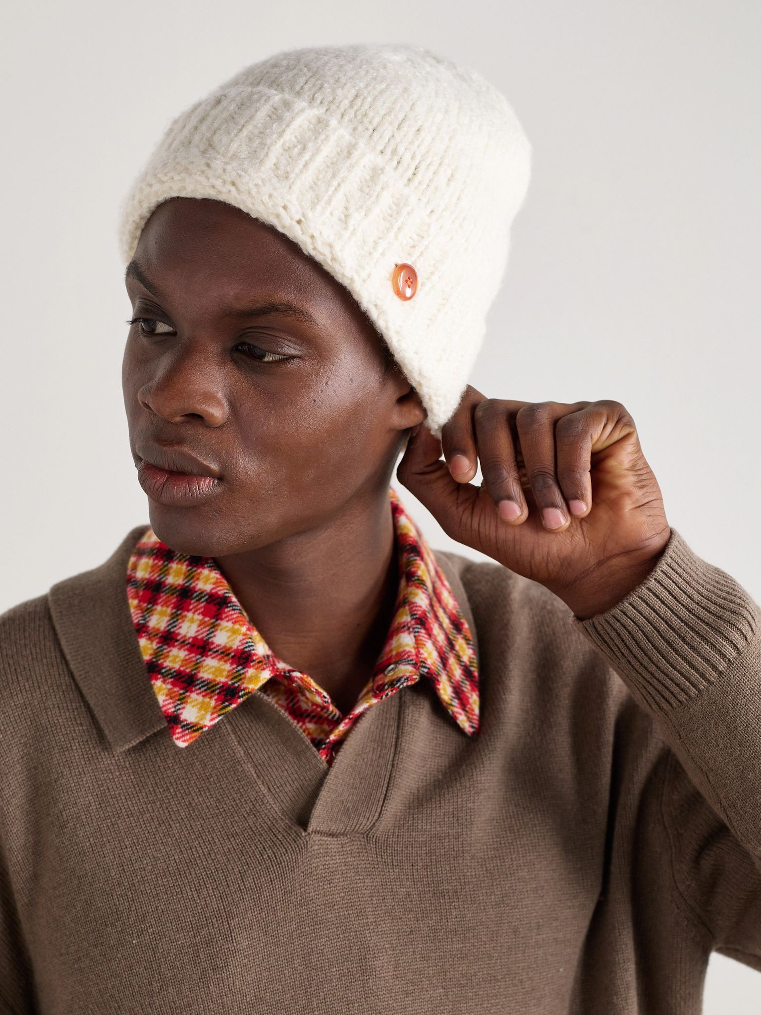 Wind Ribbed Button-Embellished Cashmere Beanie Neutral - 2