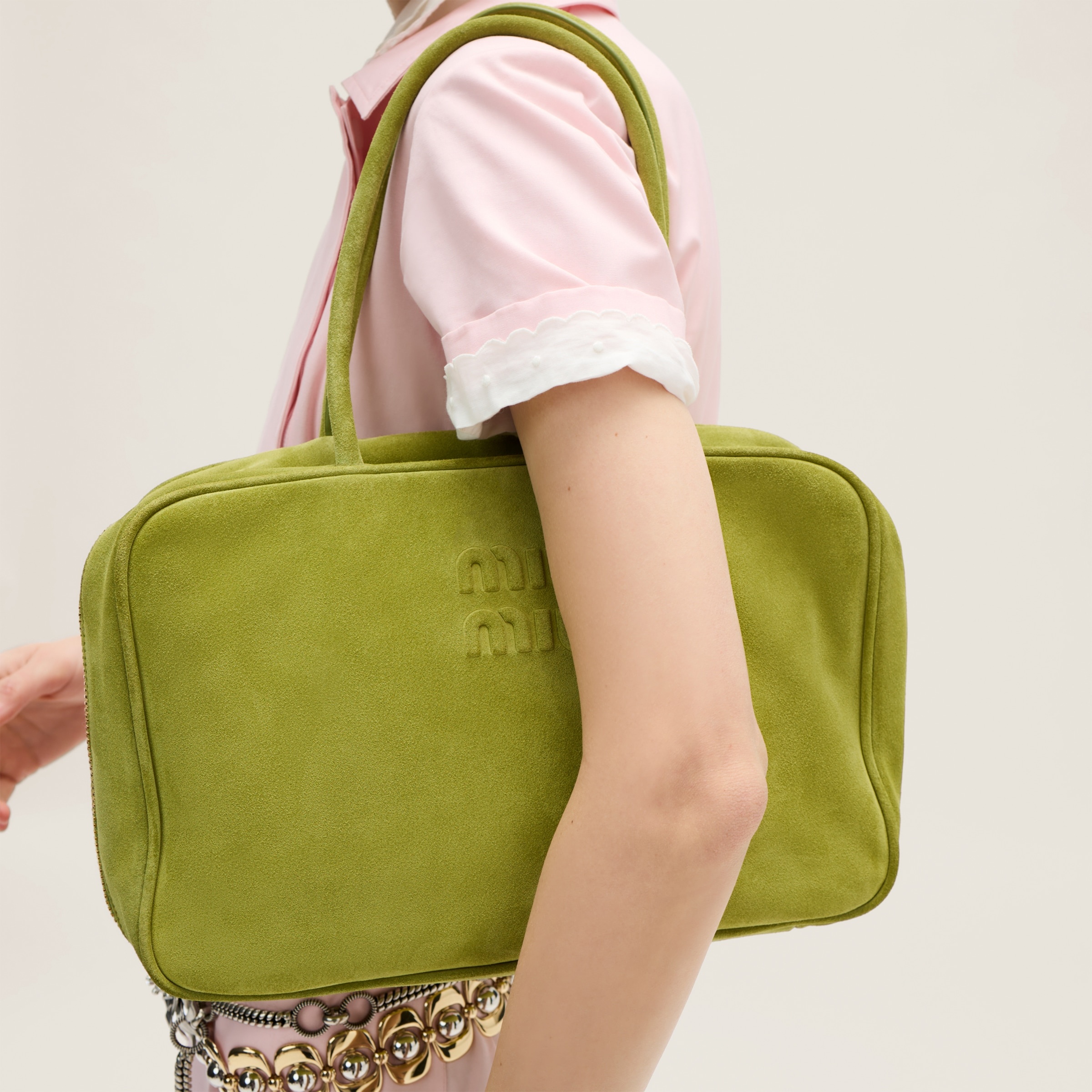 【MIU MIU】最新作★SUEDE BEAU バッグ Beau suede shoulder bag in brown - Miu Miu | Mytheresa
