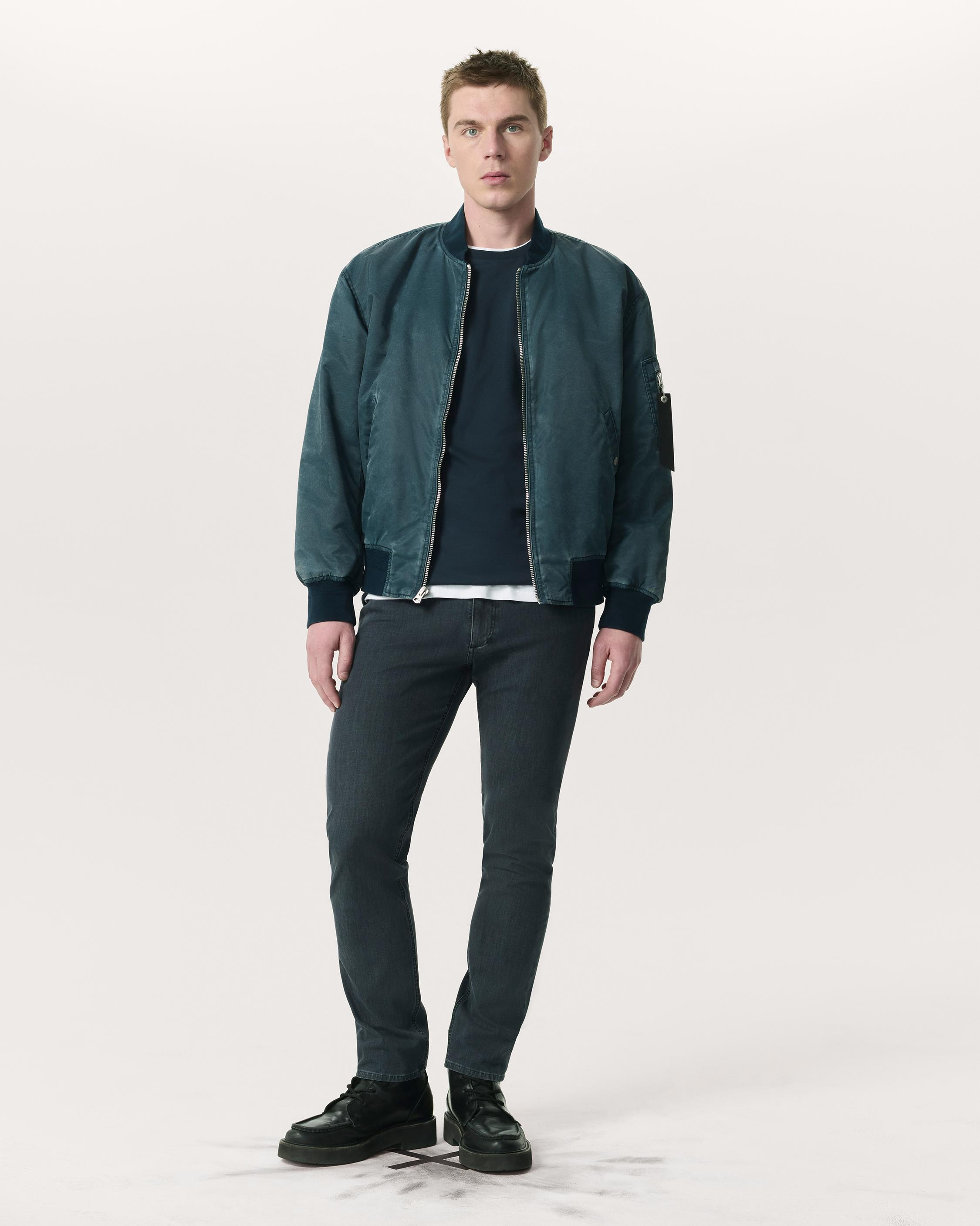 Fit 2 Slim Fit Jeans
rbAIRFLEX Denim - 2