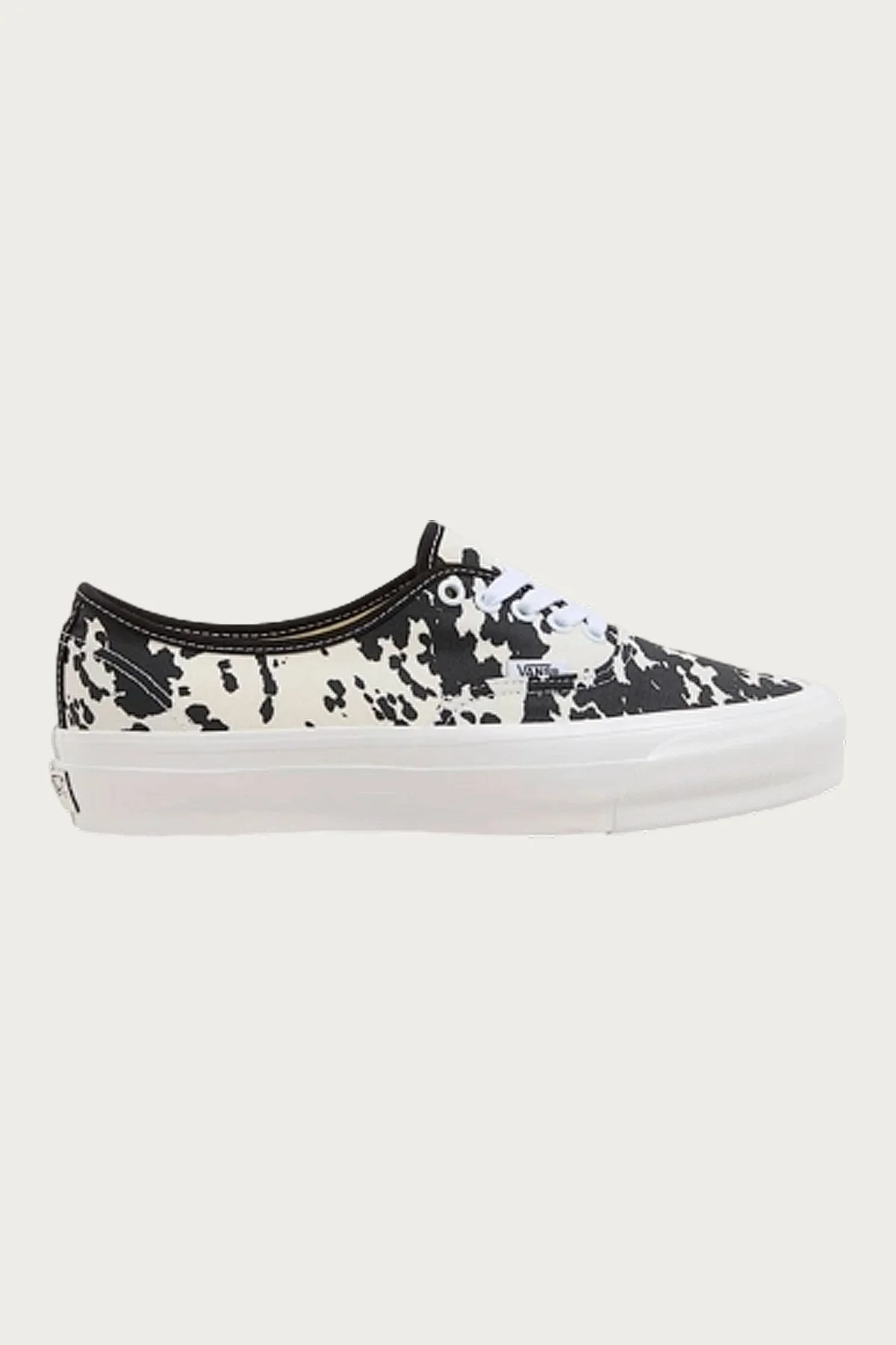 LX Authentic 44 - Cow Black/Marshmallow - 1