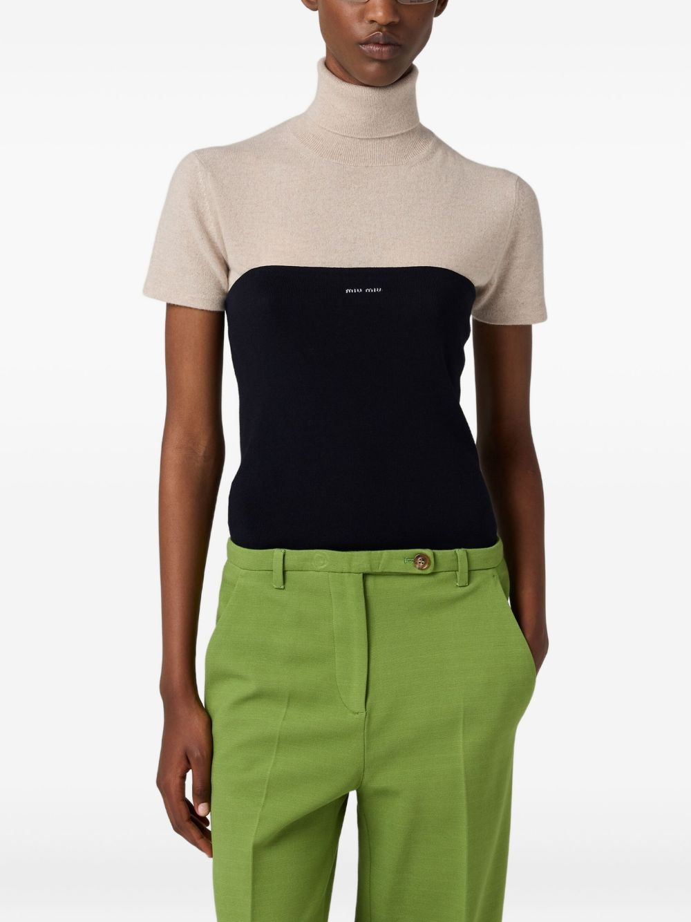 intarsia-logo top - 3