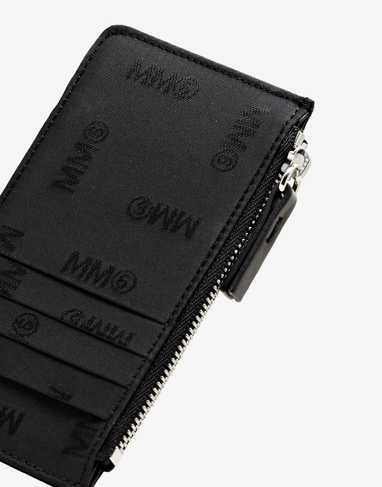 Lining cardholder 4