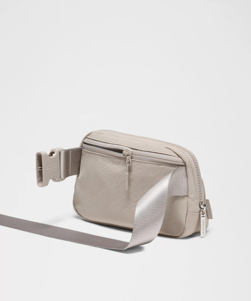 Everywhere Belt Bag 1L 4
