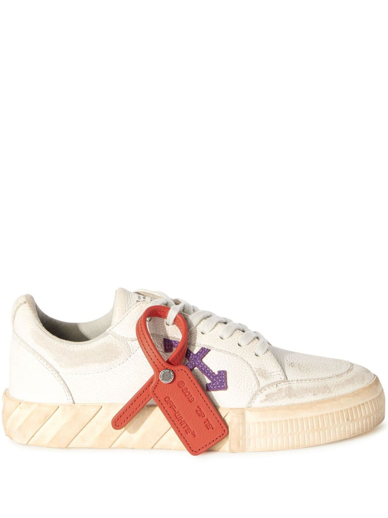 Vulcanized distressed low-top sneakers - 1