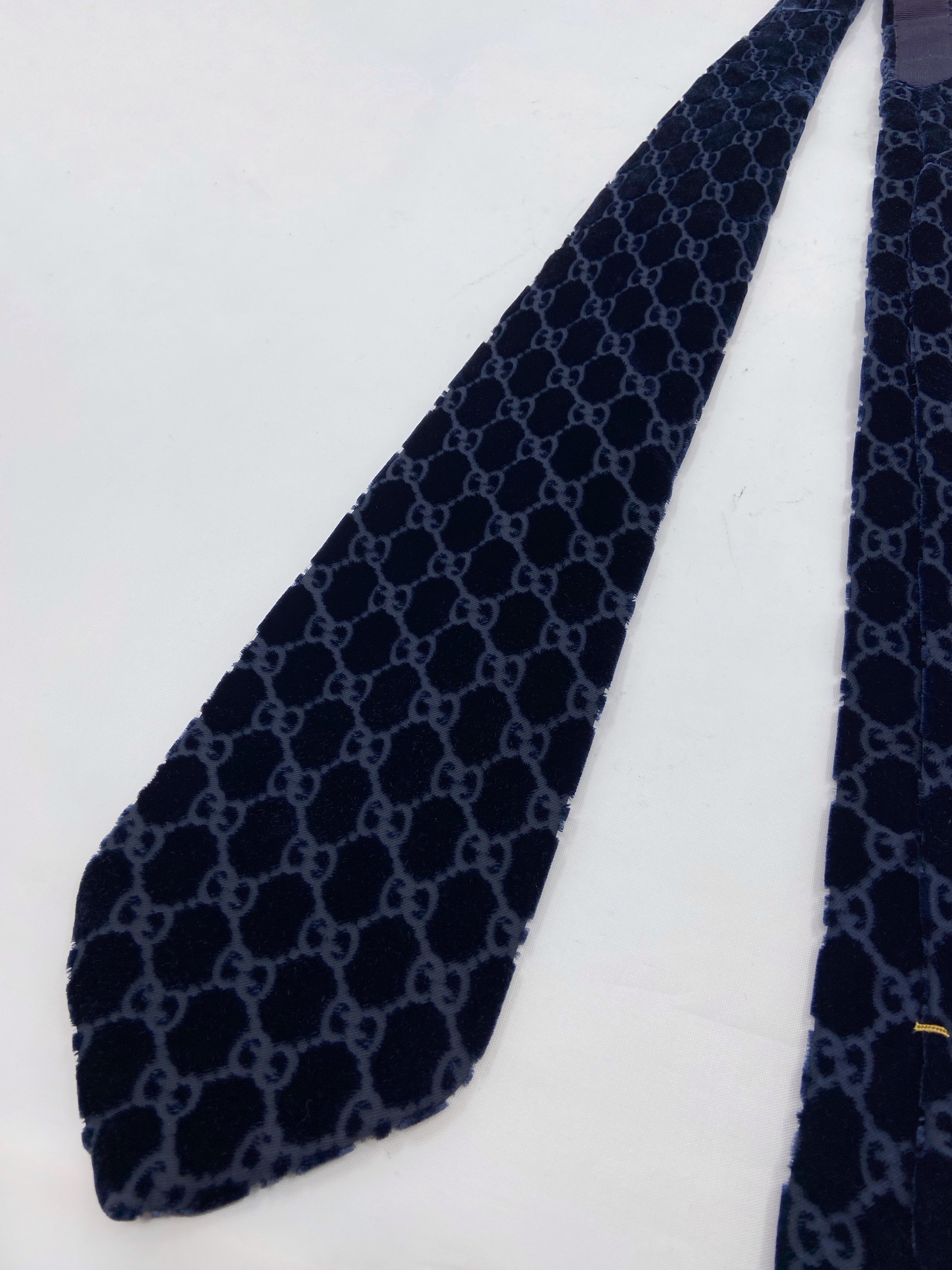 Gucci Fall 1997 Tom Ford Navy Monogrammed Velvet Silk Tie - 8