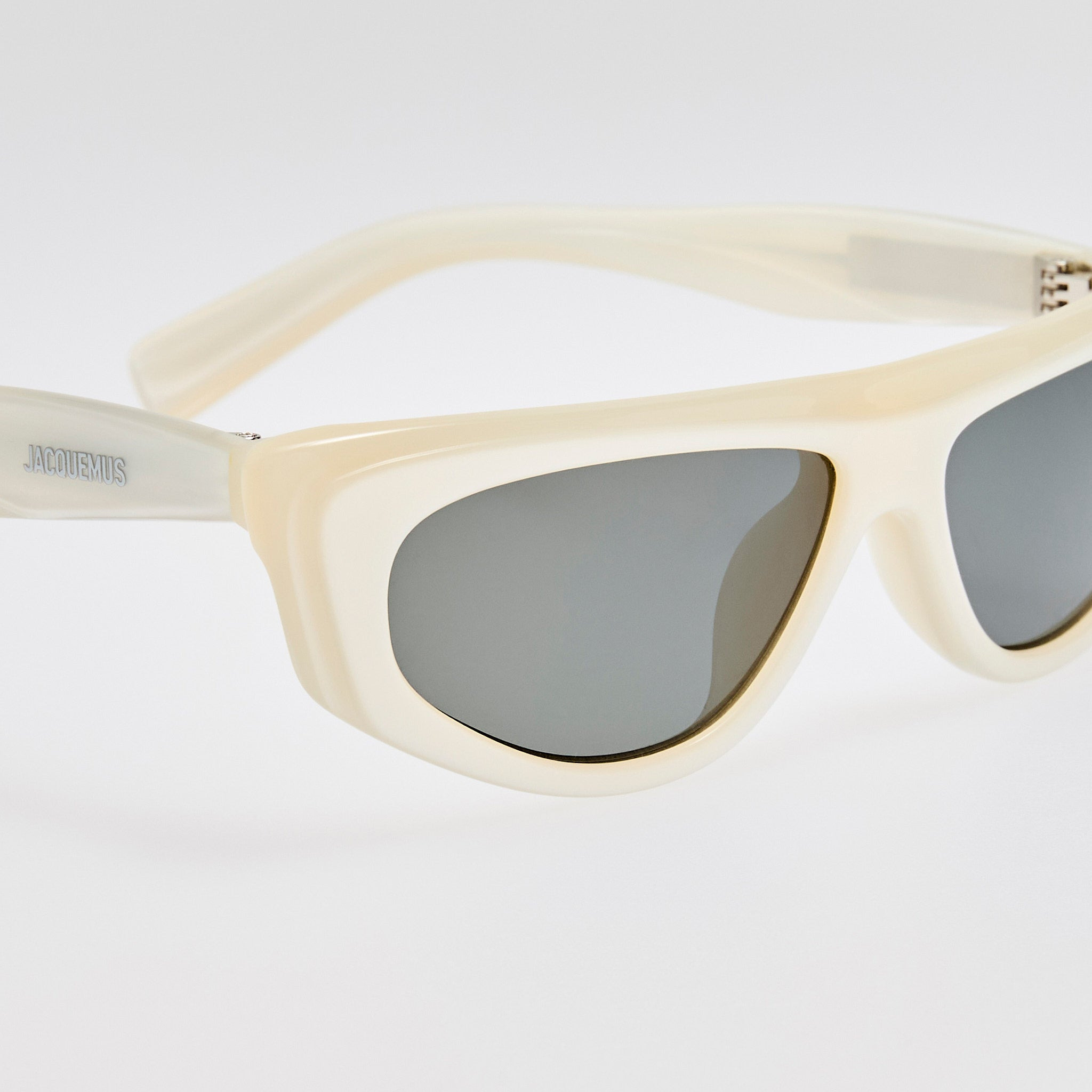 Casco Sunglasses in Metallic Pearl - 5
