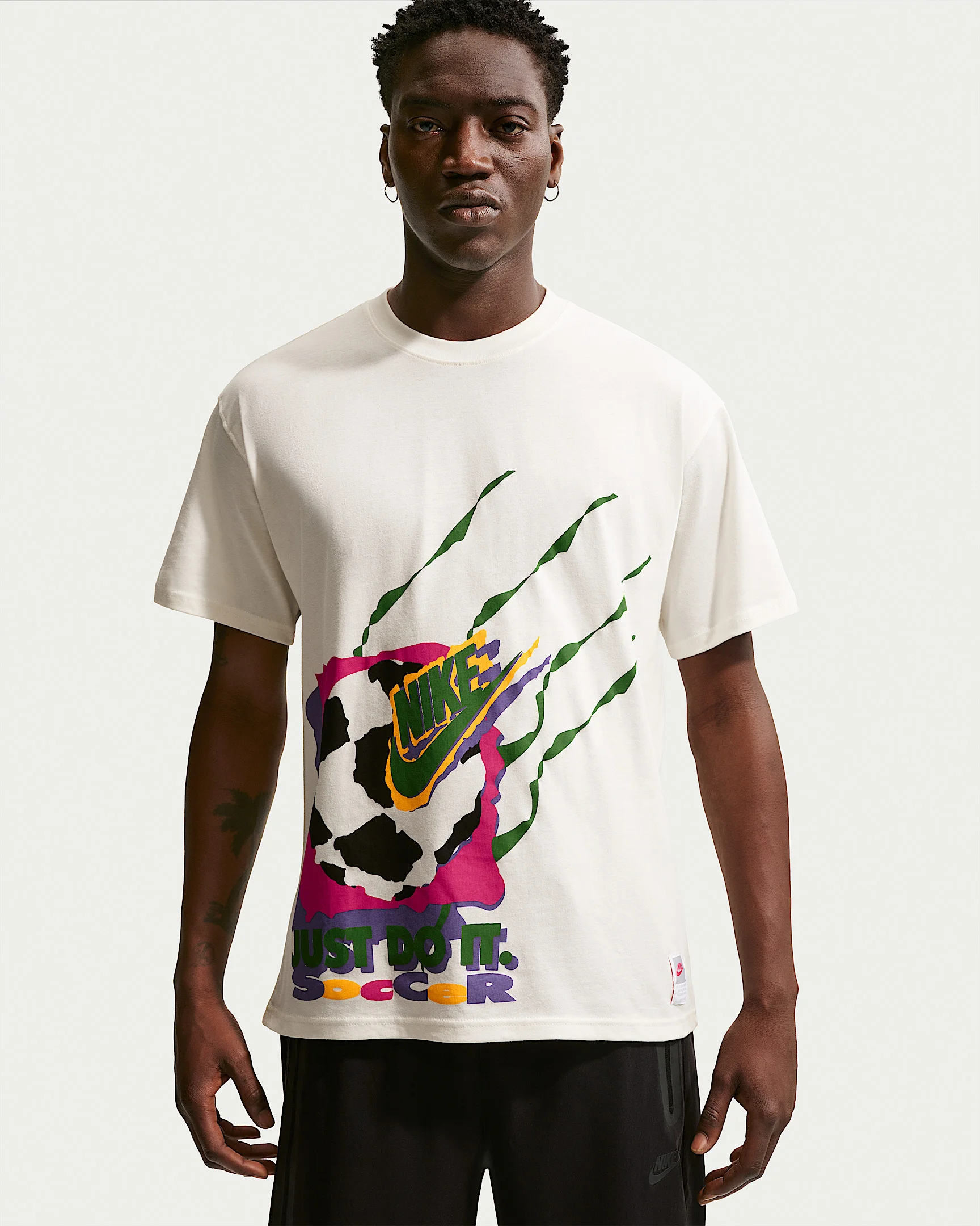 Nike Sportswear Men's T-Shirt - 1