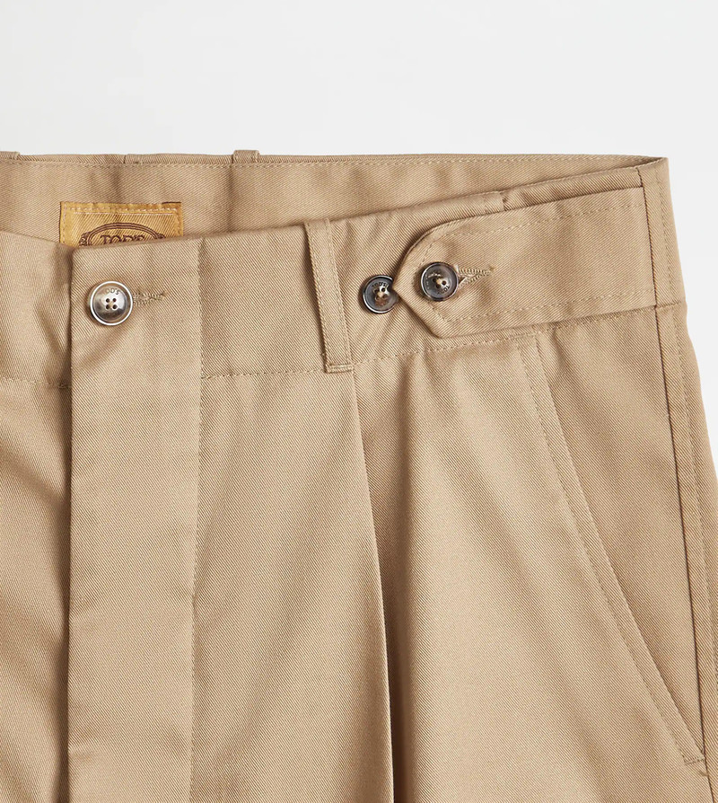 BERMUDA SHORTS WITH DARTS - BEIGE 6