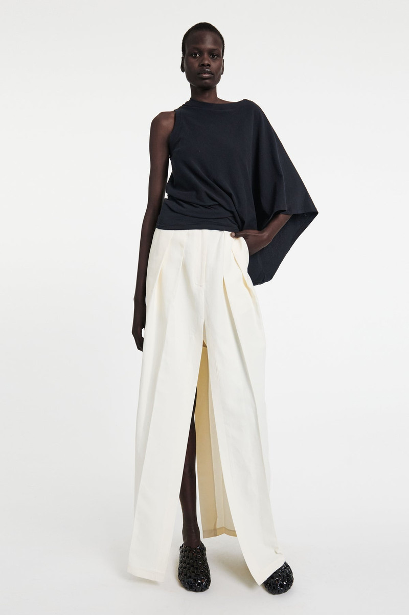 ASYMMETRIC ONE-SLEEVE T-SHIRT BLACK 1