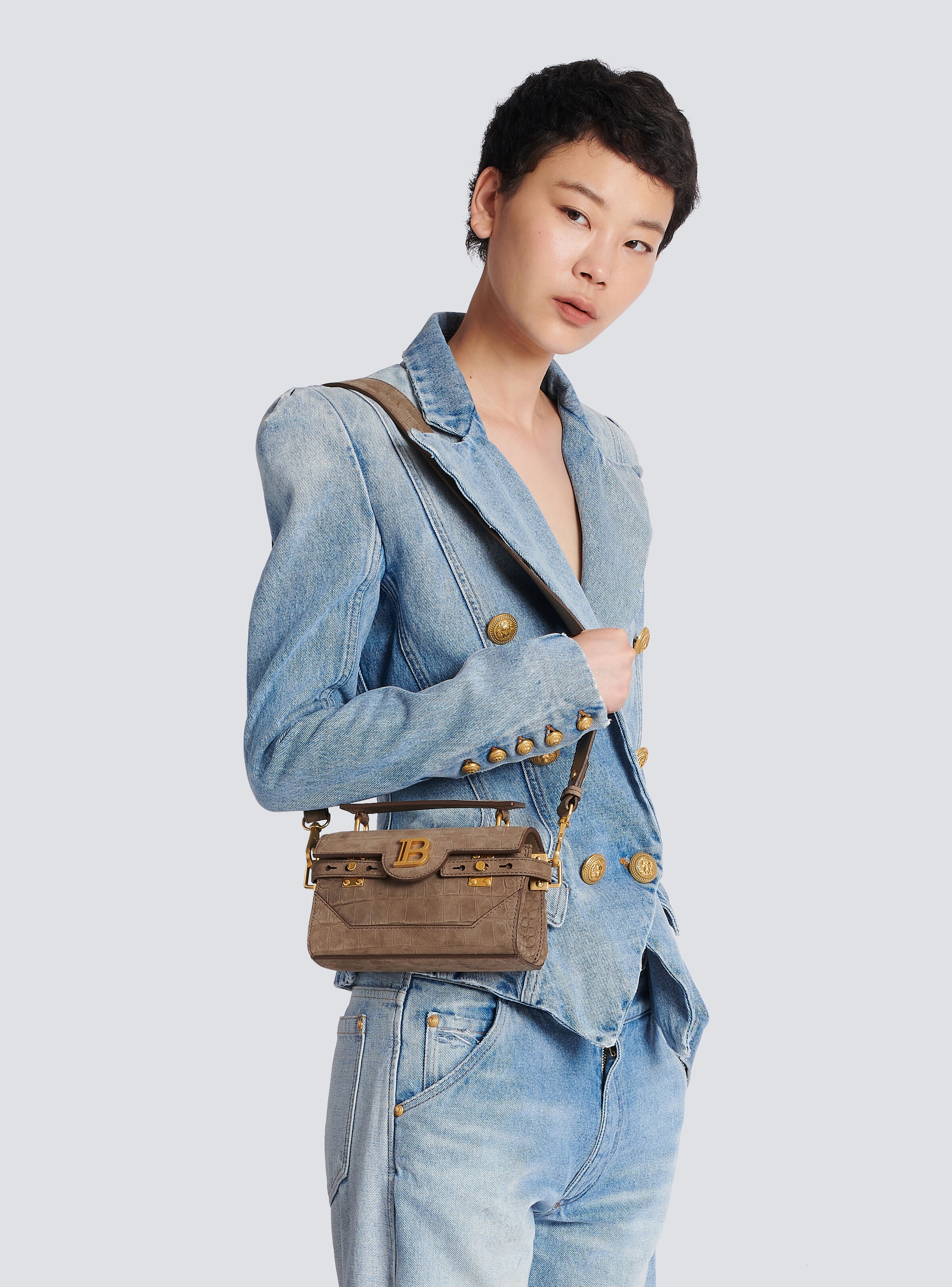 B-Buzz 19 bag in crocodile-embossed leather - 8