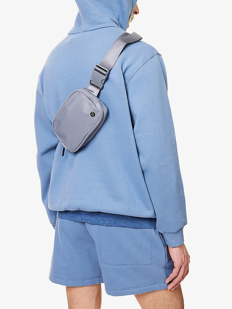 lululemon Everywhere Woven Belt Bag outlook