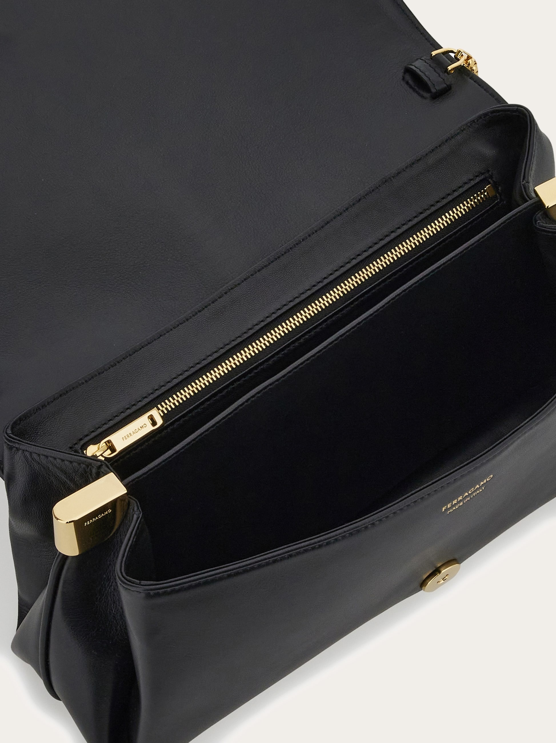 Front flap crossbody bag (M) - 6