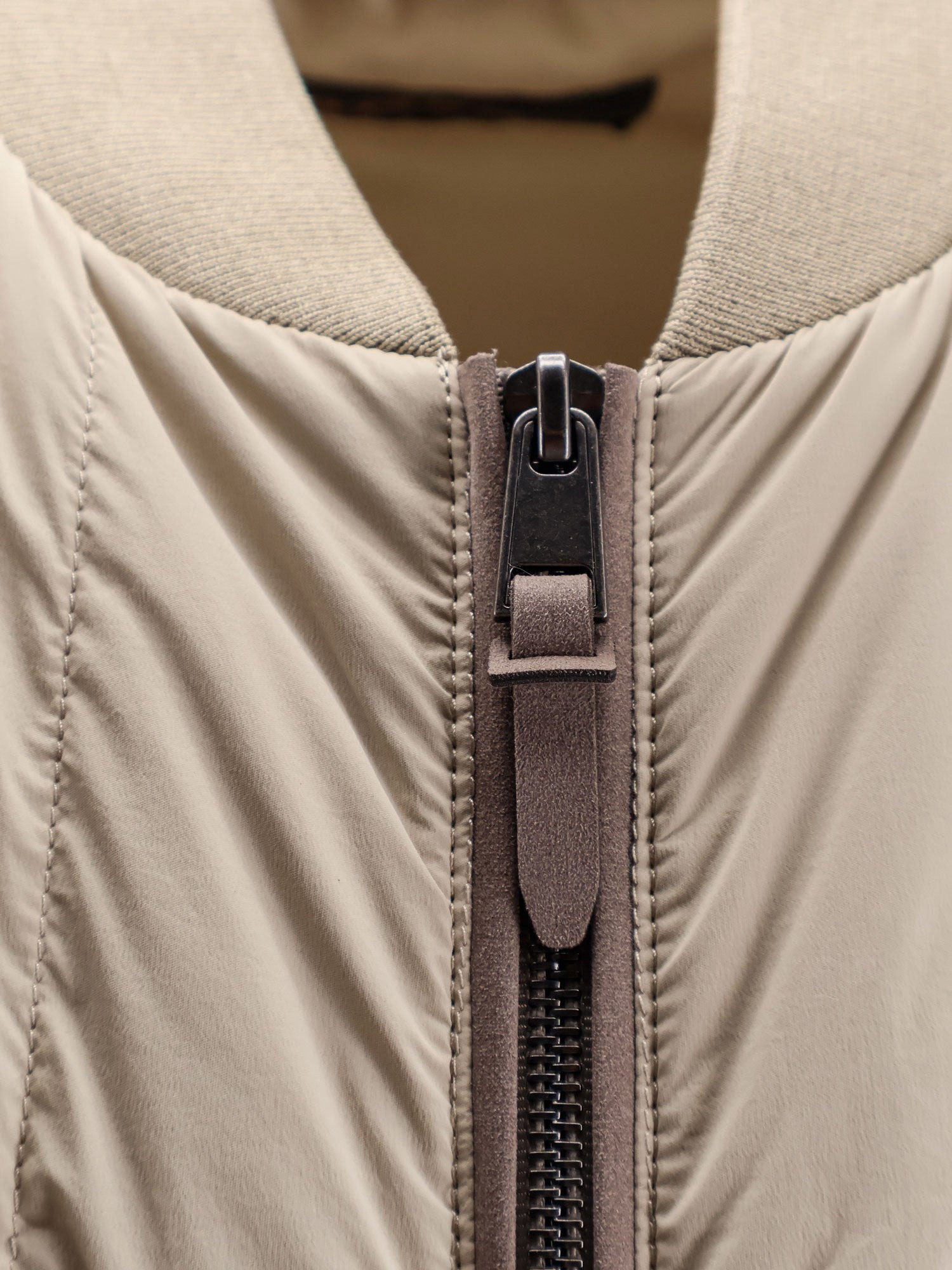 NYLON SLEEVELESS JACKET - 3