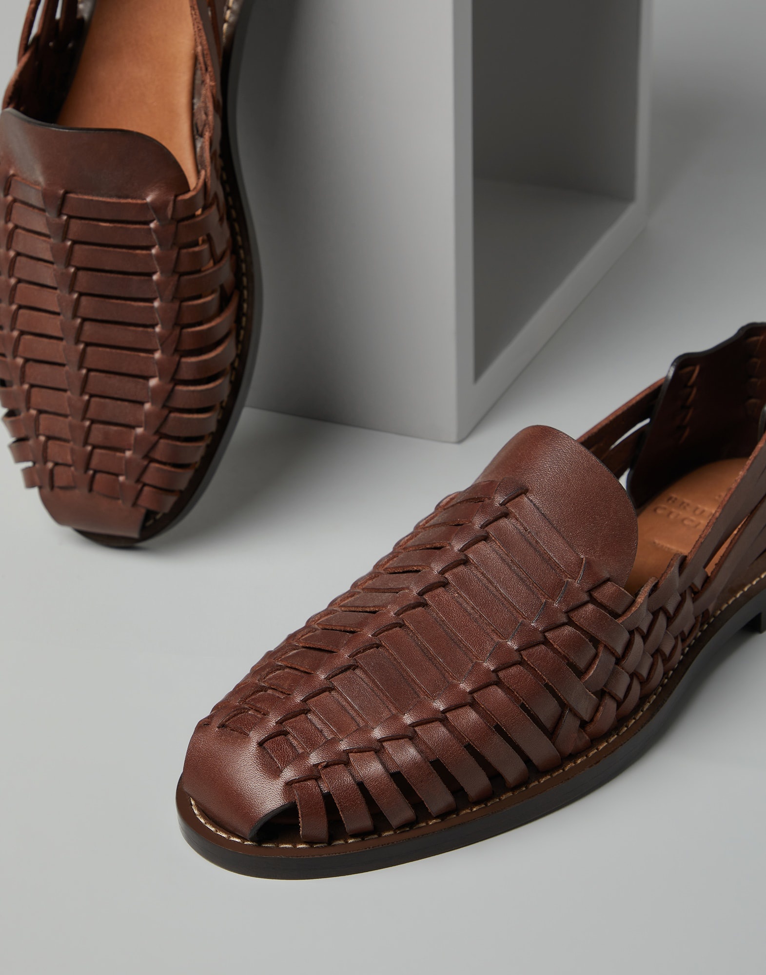 Woven calfskin sandals - 3