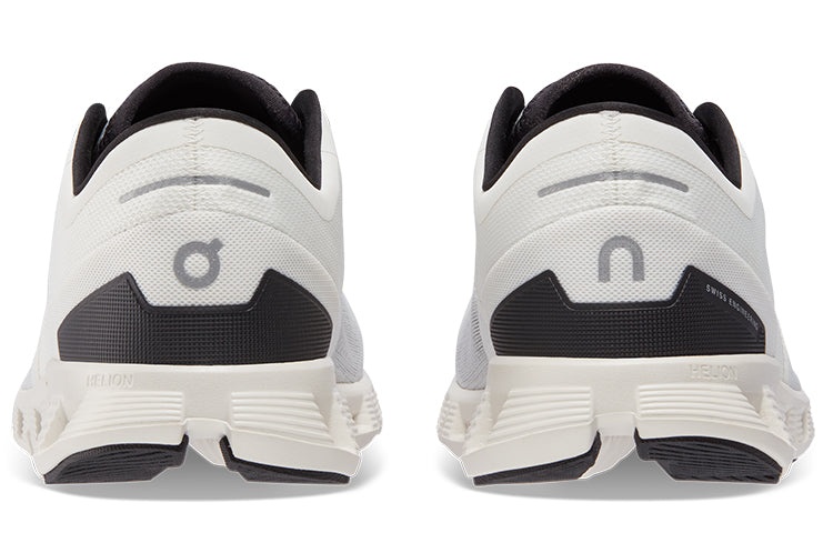 On Running Cloud X 3 'Ivory Black' 60.98706 - 5
