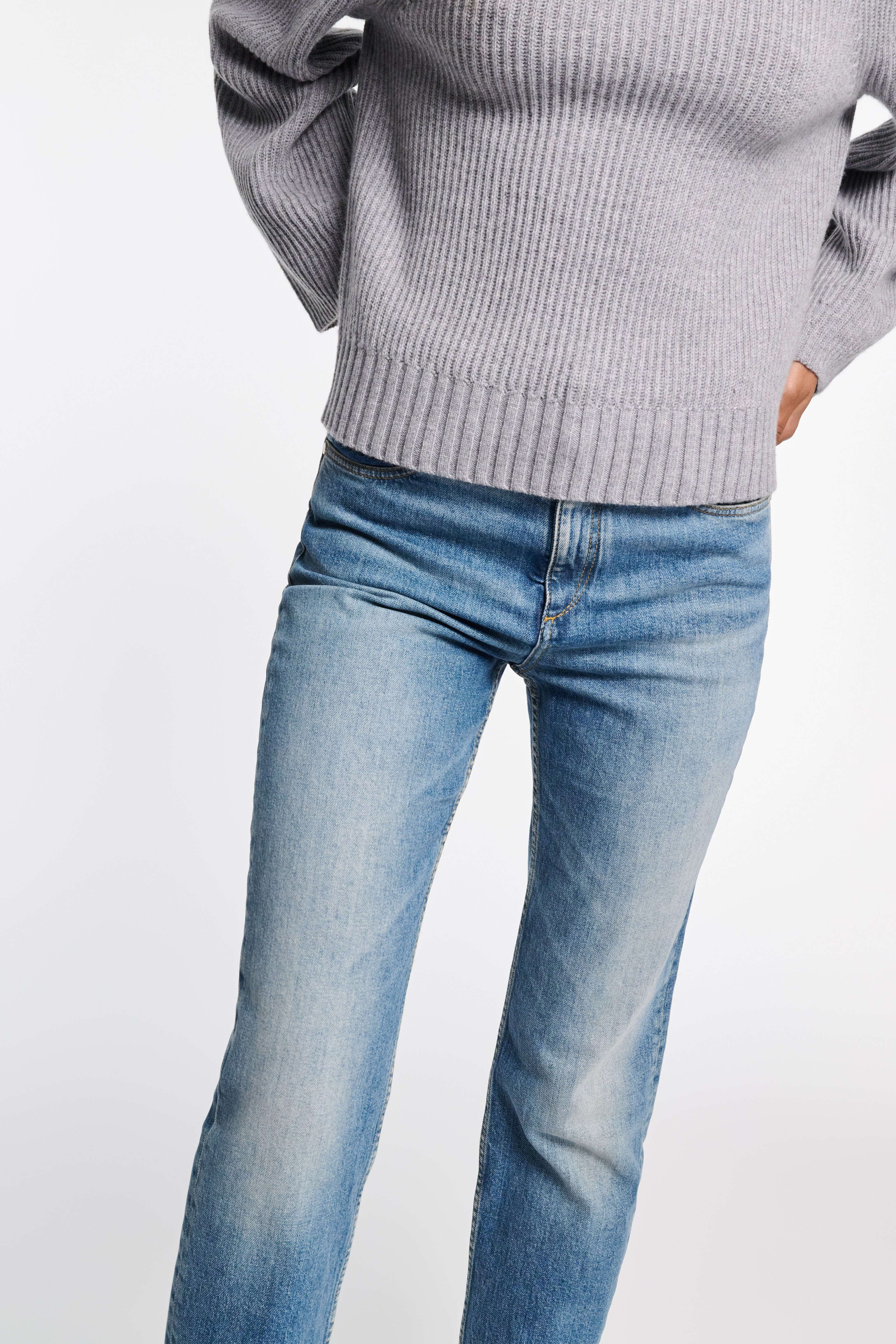 BOLD VOLUMES pullover - 6
