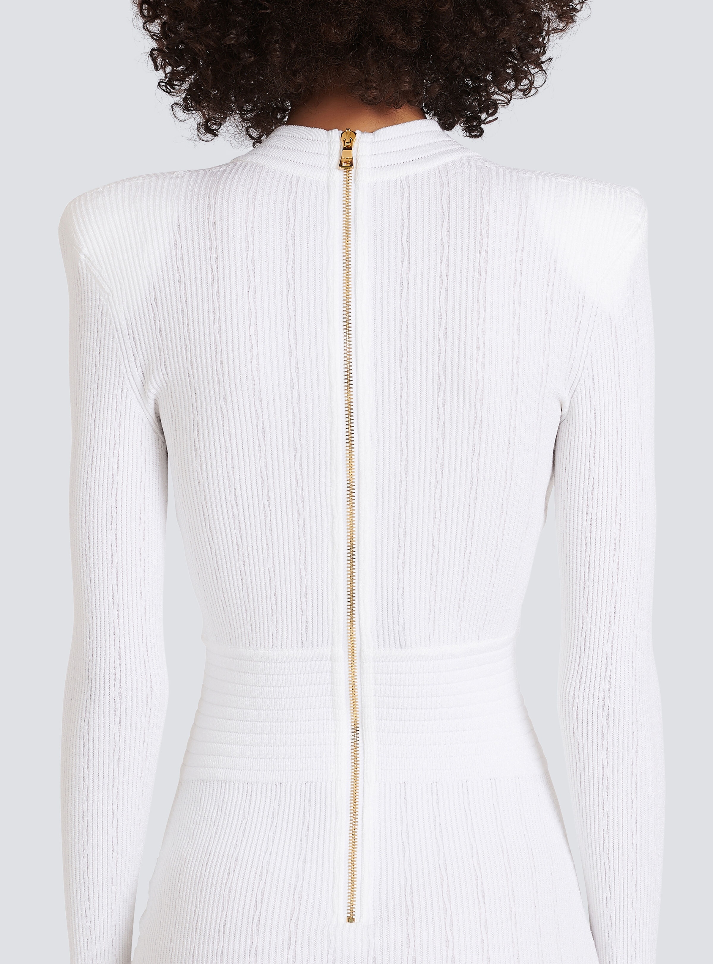 Short eco-designed knit dress with gold-tone buttons - 8