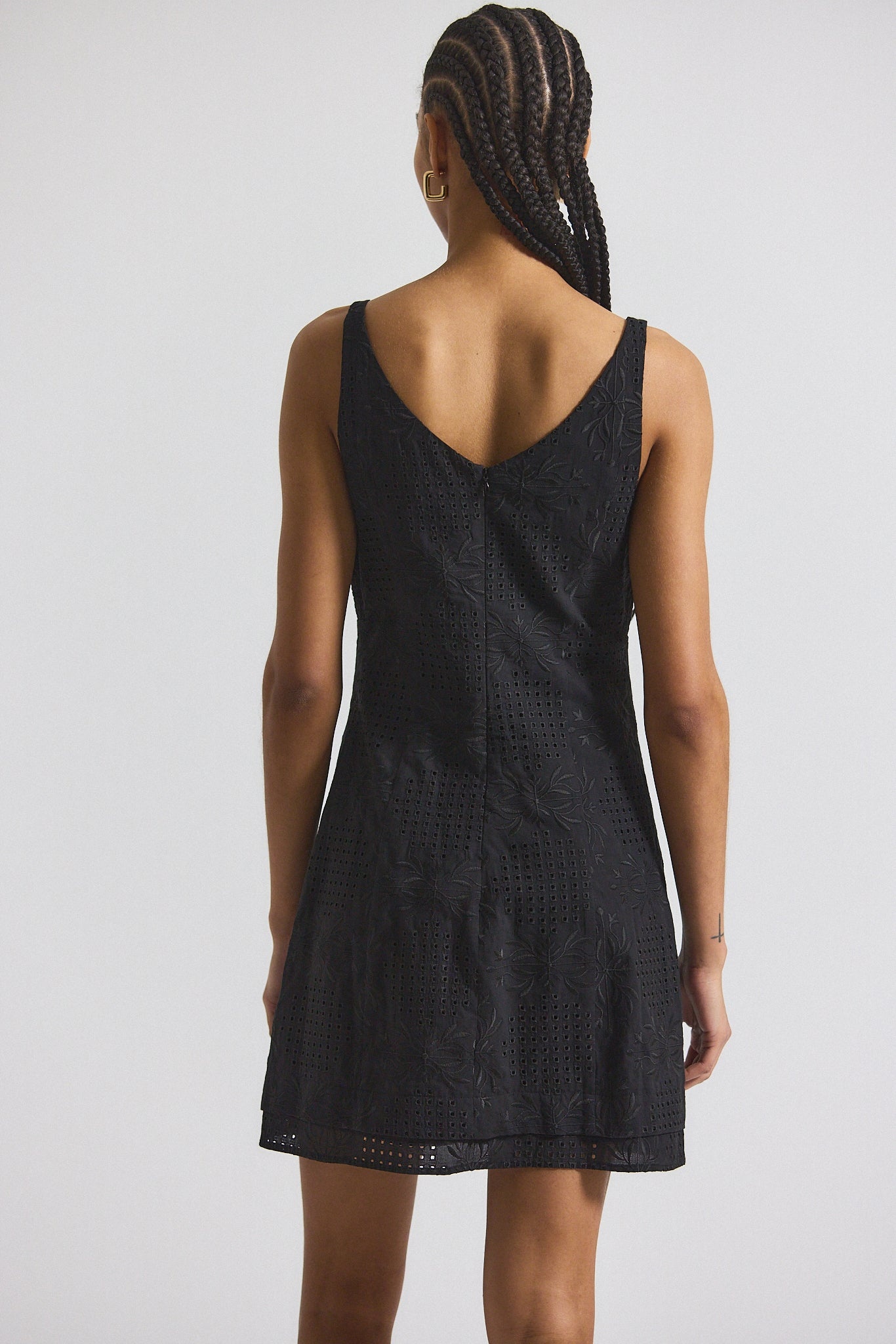 SAIGE GARDEN TILE EYELET MINI DRESS - 4